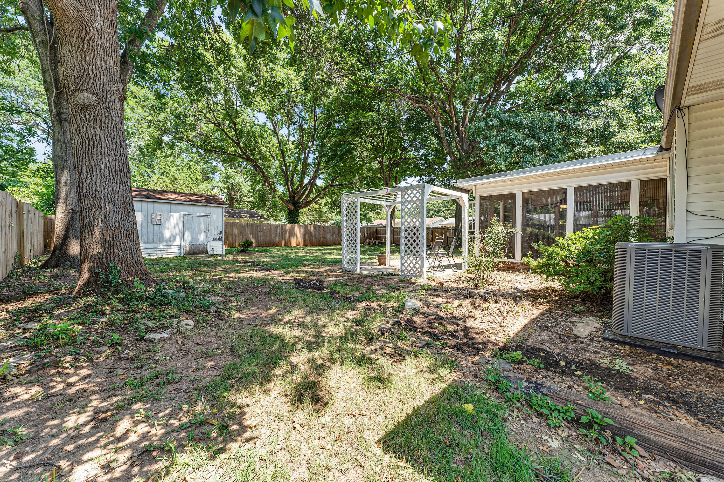 Photo 41 - Residential for sale – 1543 E Glenwood Street  Springfield, MO