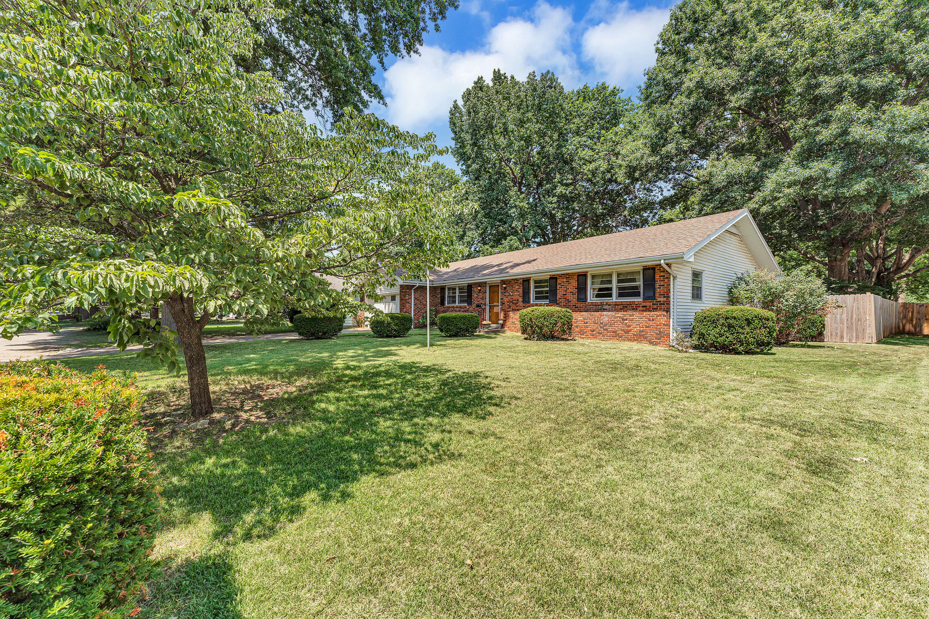 Photo 37 - Residential for sale – 1543 E Glenwood Street  Springfield, MO