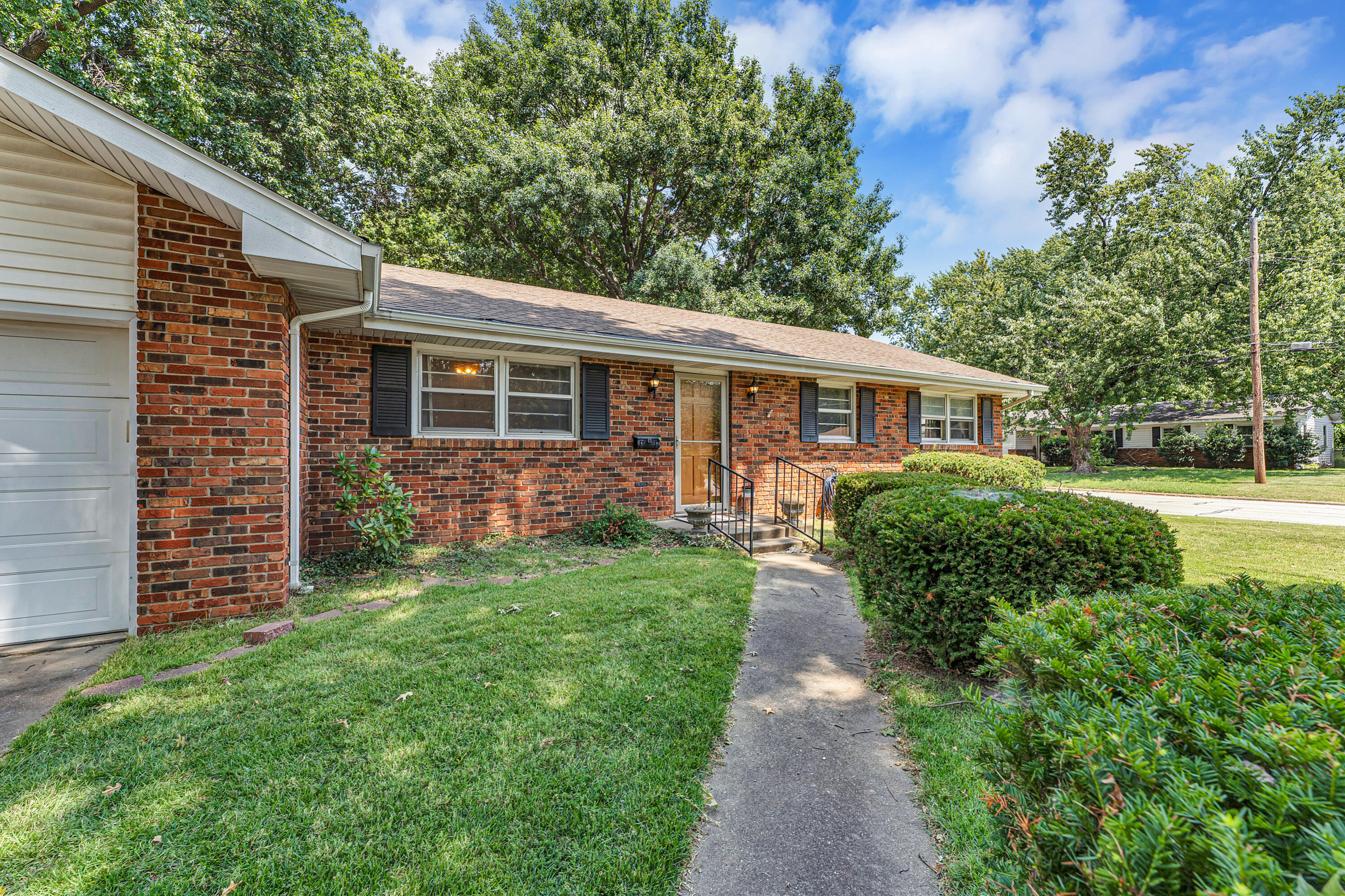 Photo 38 - Residential for sale – 1543 E Glenwood Street  Springfield, MO