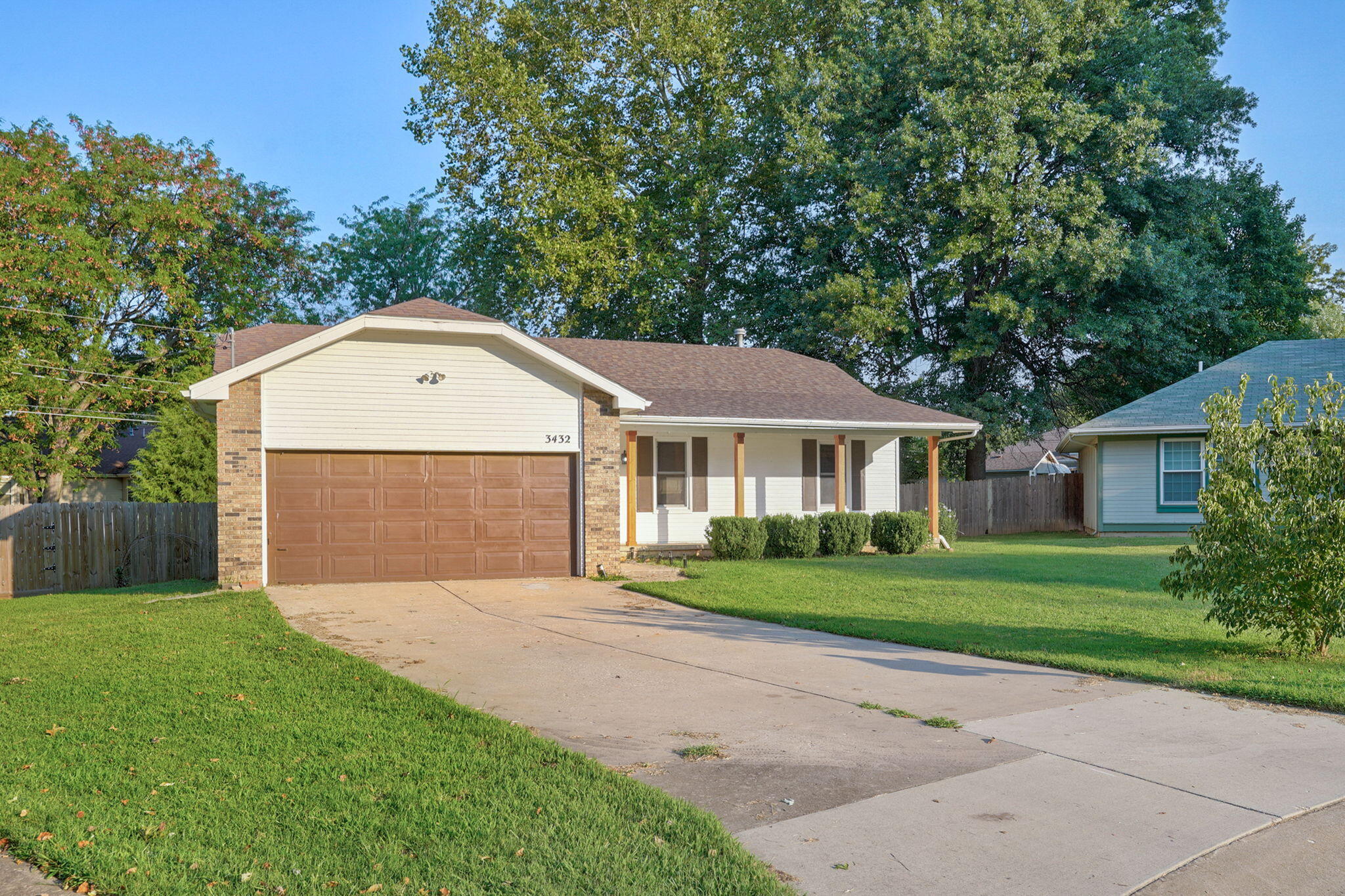 Photo 2 - Residential for sale – 3432 W Regal Court  Springfield, MO