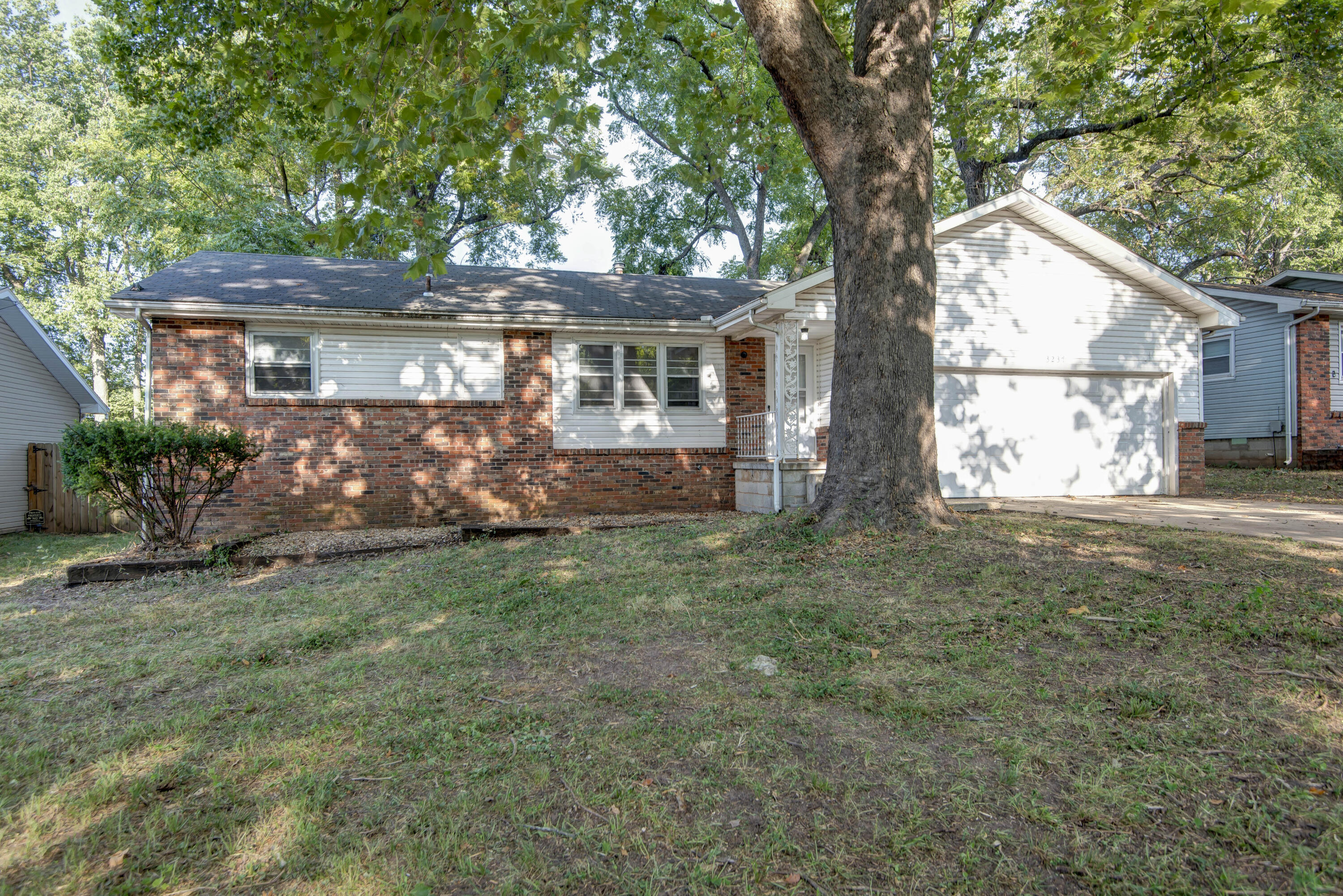 Photo 2 - Residential for sale – 3237 S Ferguson Avenue  Springfield, MO