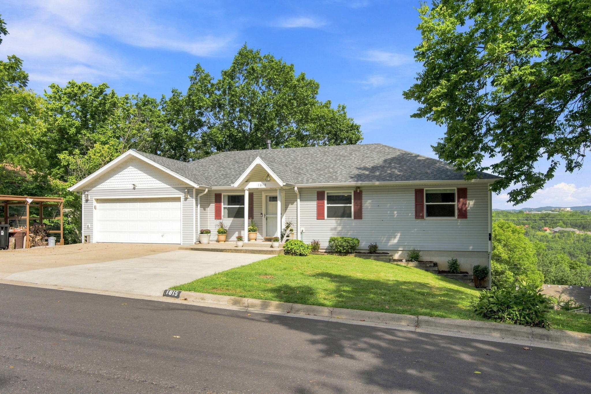 Photo 3 - Residential for sale – 1815  Boswell Avenue  Branson, MO