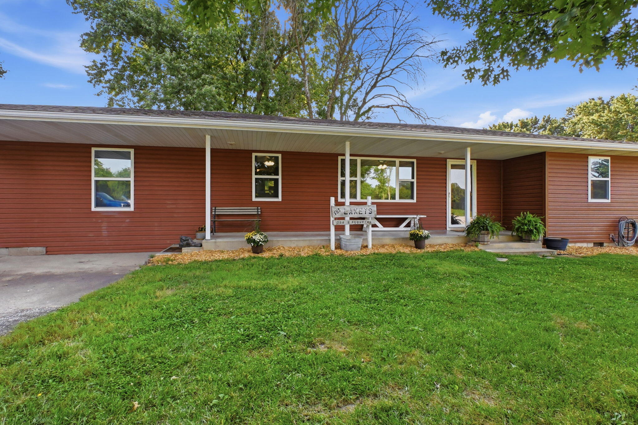 Photo 4 - Residential for sale – 208 S Clompton Street  Dadeville, MO