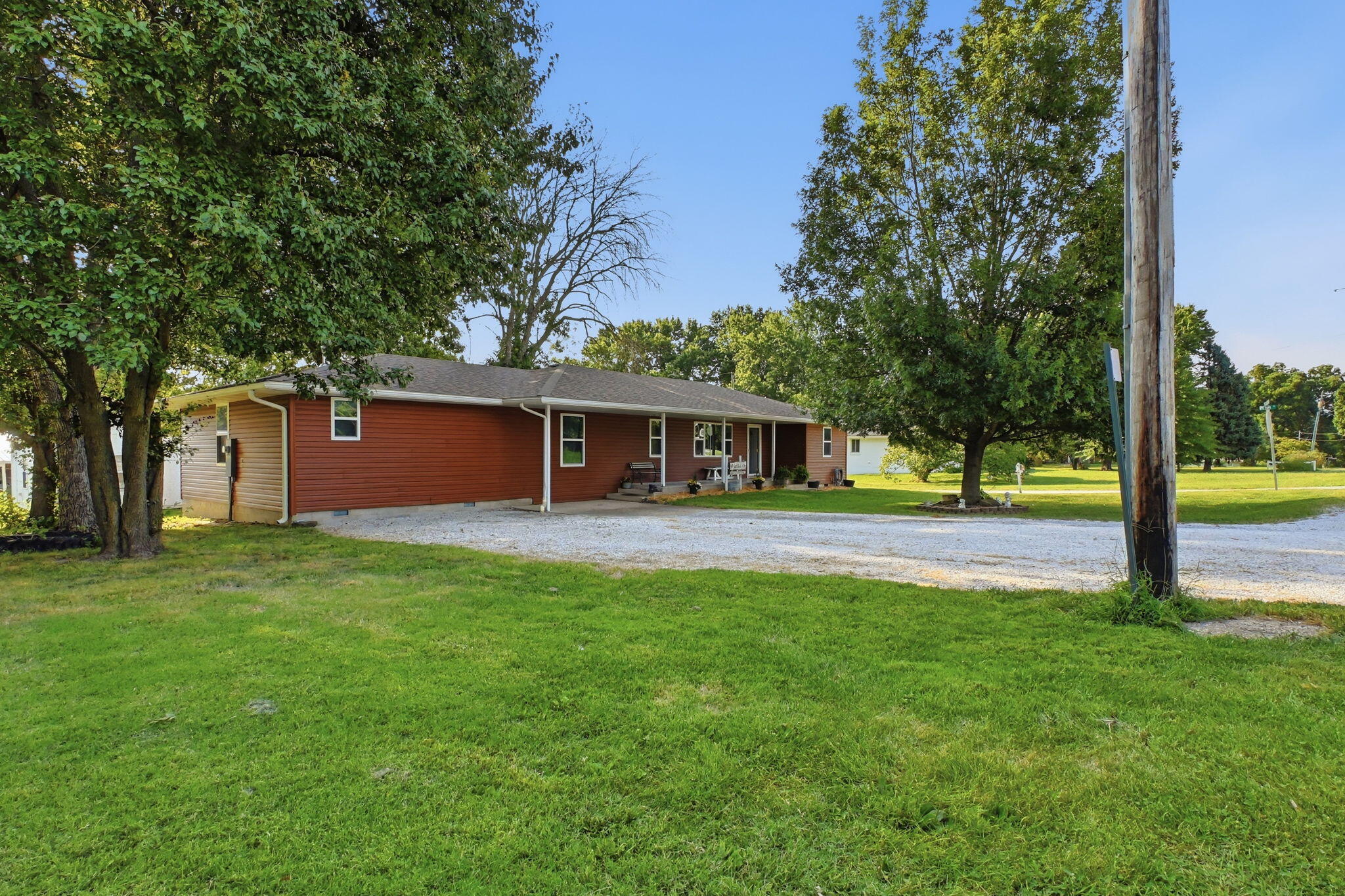 Photo 3 - Residential for sale – 208 S Clompton Street  Dadeville, MO