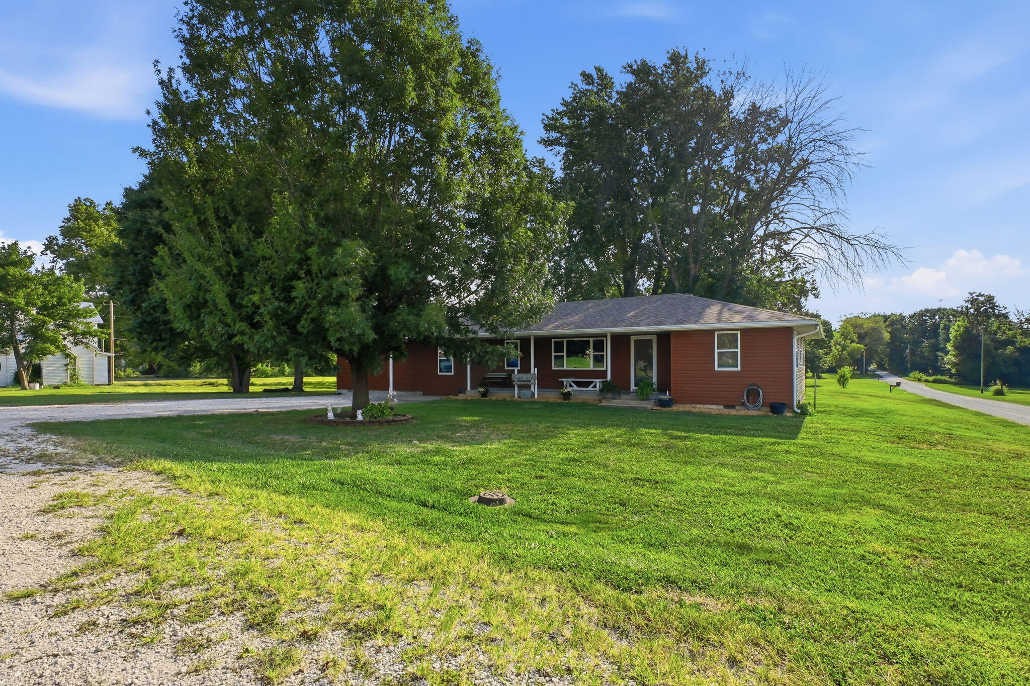 Residential for sale – 208 S Clompton Street  Dadeville, MO