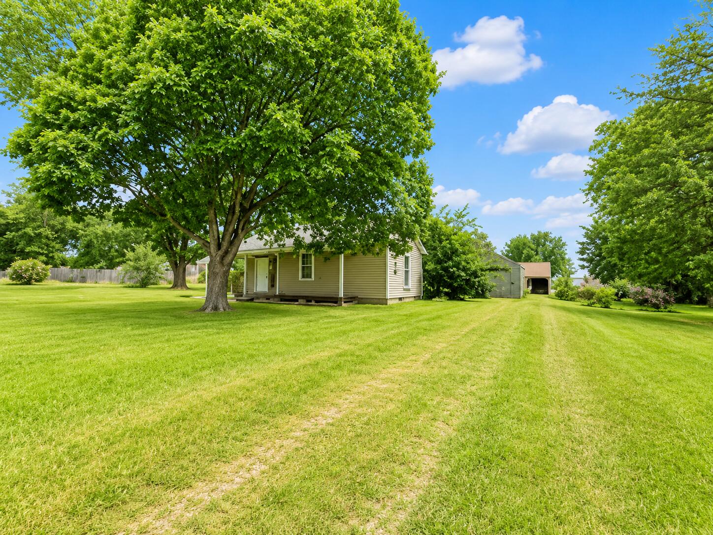 Photo 3 - Residential for sale – 116  Montgomery Street  Greenfield, MO