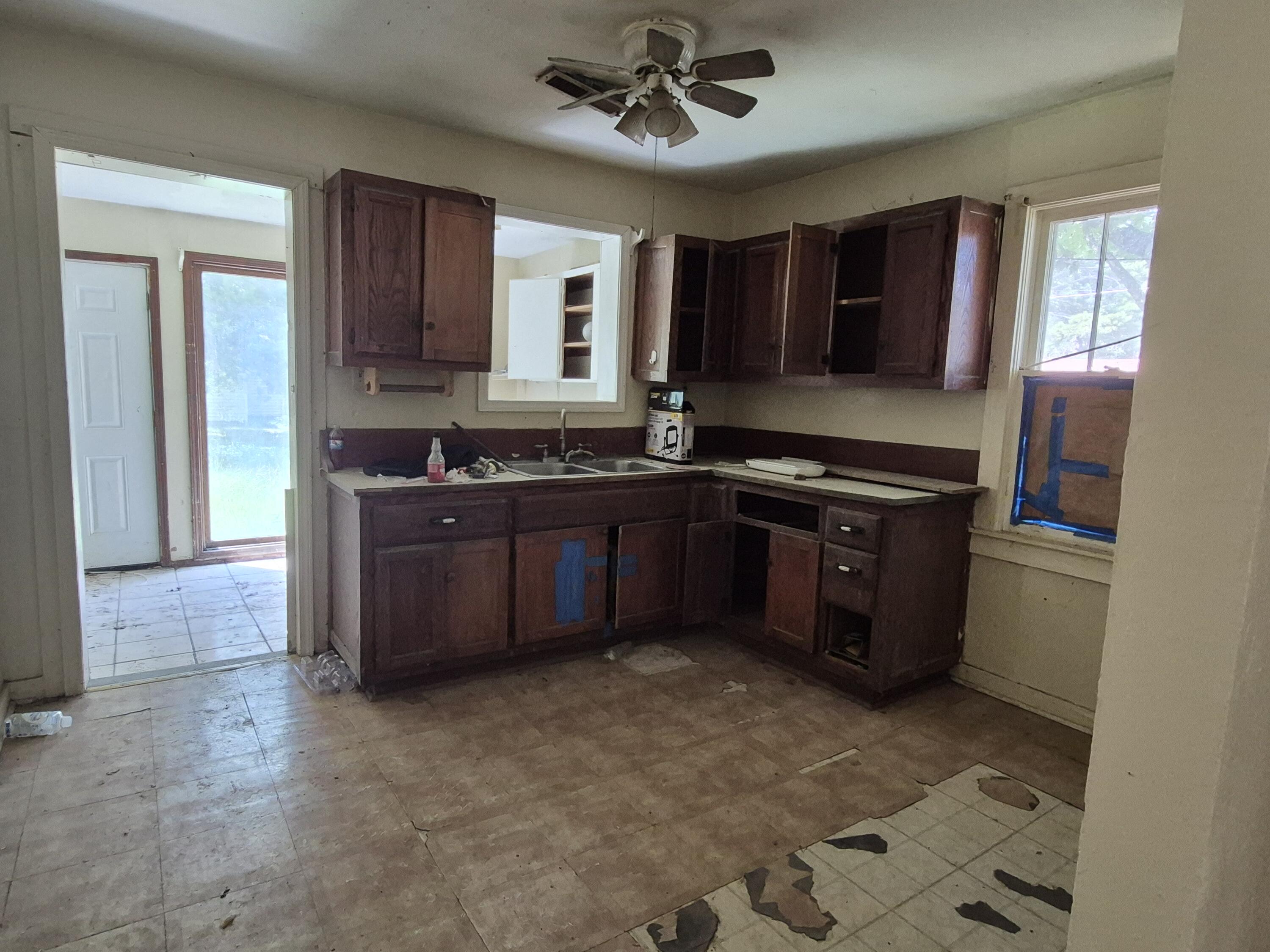 Photo 4 - Residential for sale – 116  Montgomery Street  Greenfield, MO