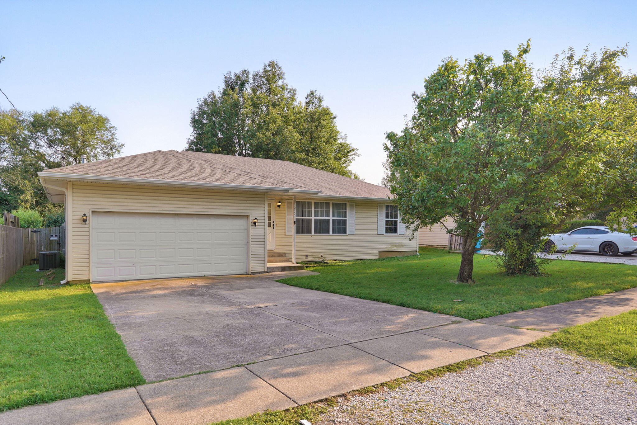 Photo 2 - Residential for sale – 3070 W Calhoun Street  Springfield, MO