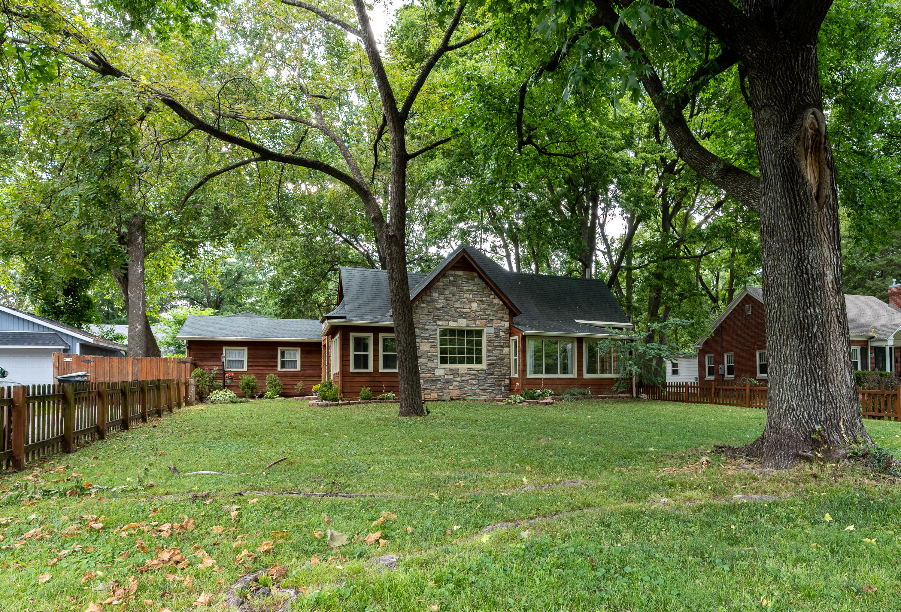 Photo 5 - Residential for sale – 1649 S Jefferson Avenue  Springfield, MO