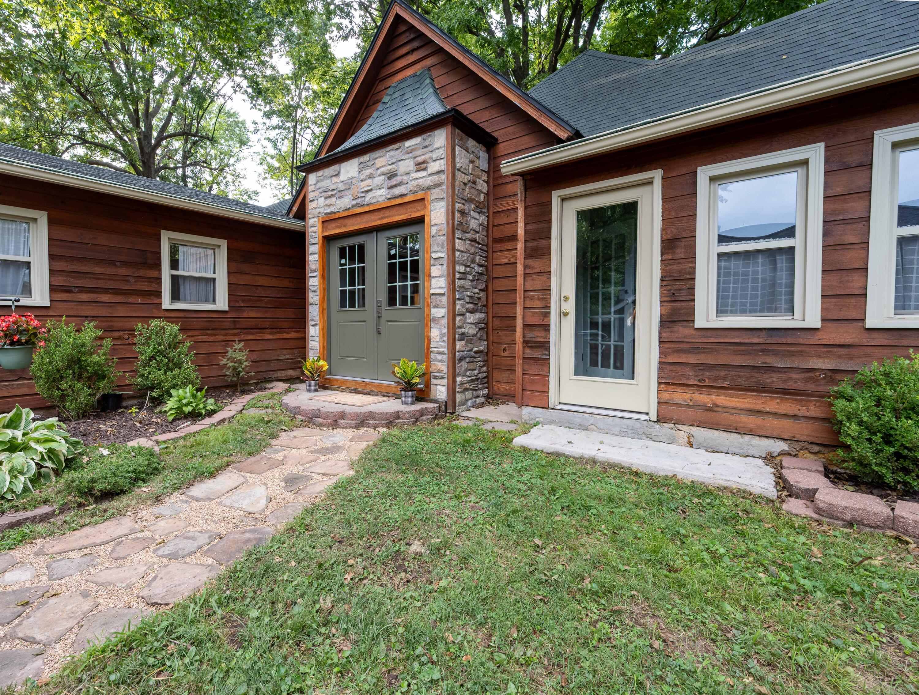 Photo 7 - Residential for sale – 1649 S Jefferson Avenue  Springfield, MO