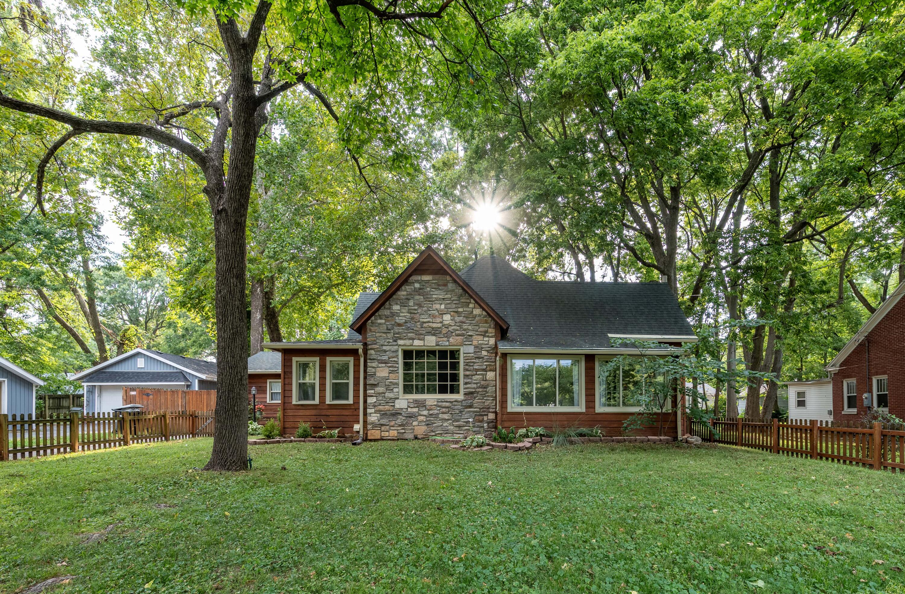 Photo 4 - Residential for sale – 1649 S Jefferson Avenue  Springfield, MO