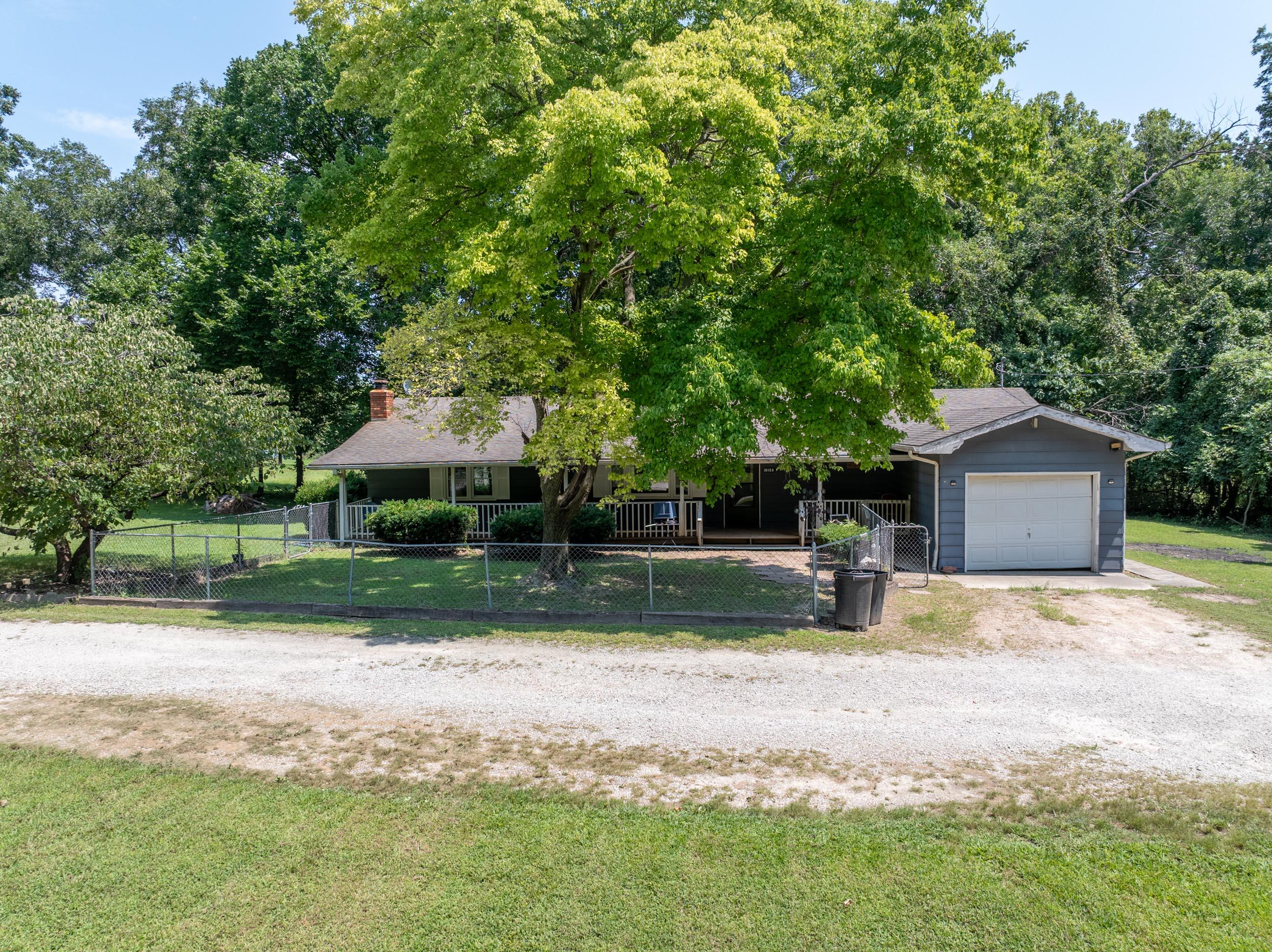 Residential for sale – 30126  Kinship Lane  Warsaw, MO