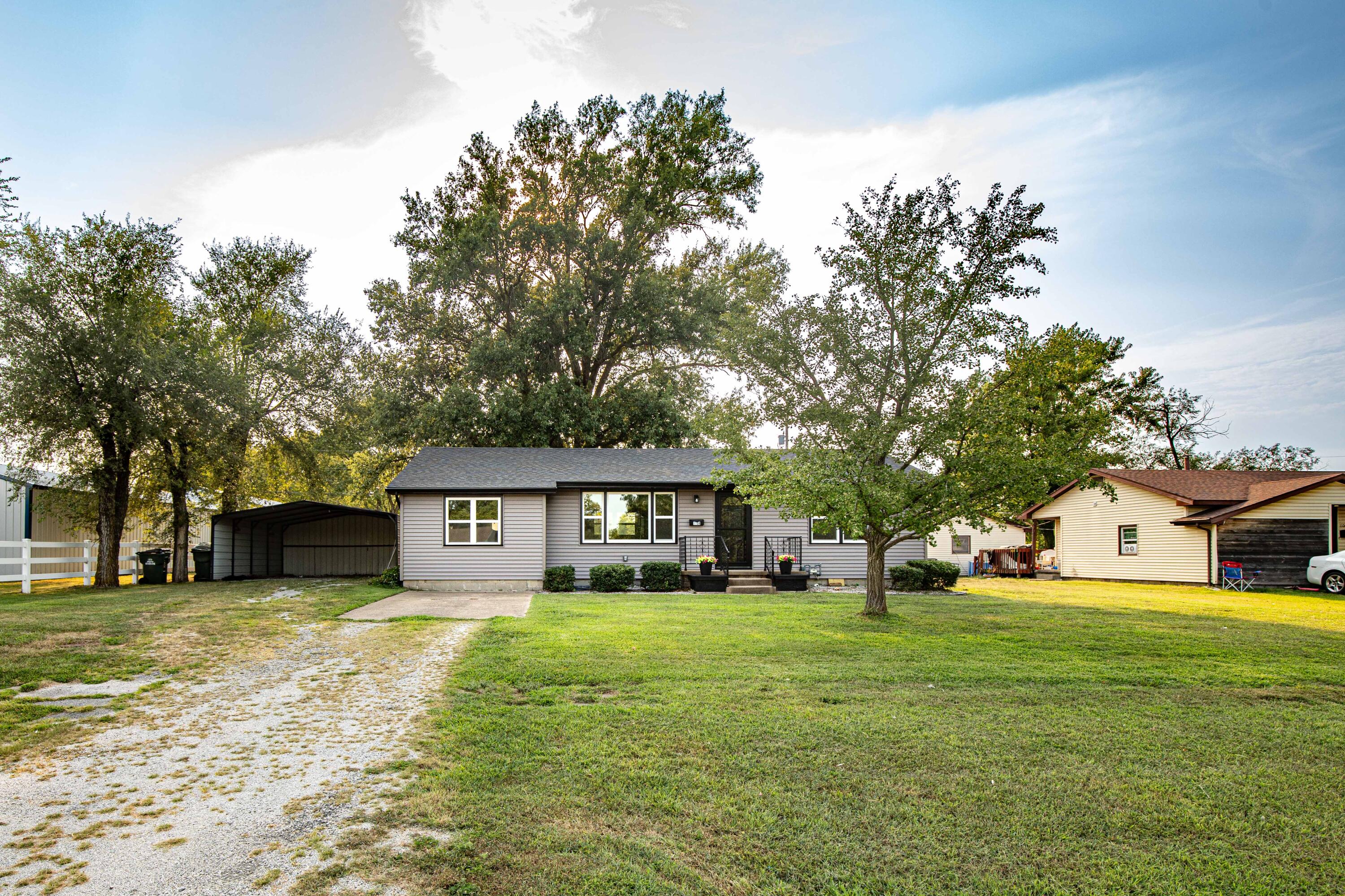 Photo 3 - Residential for sale – 1108 S Jackson Street  El Dorado Springs, MO