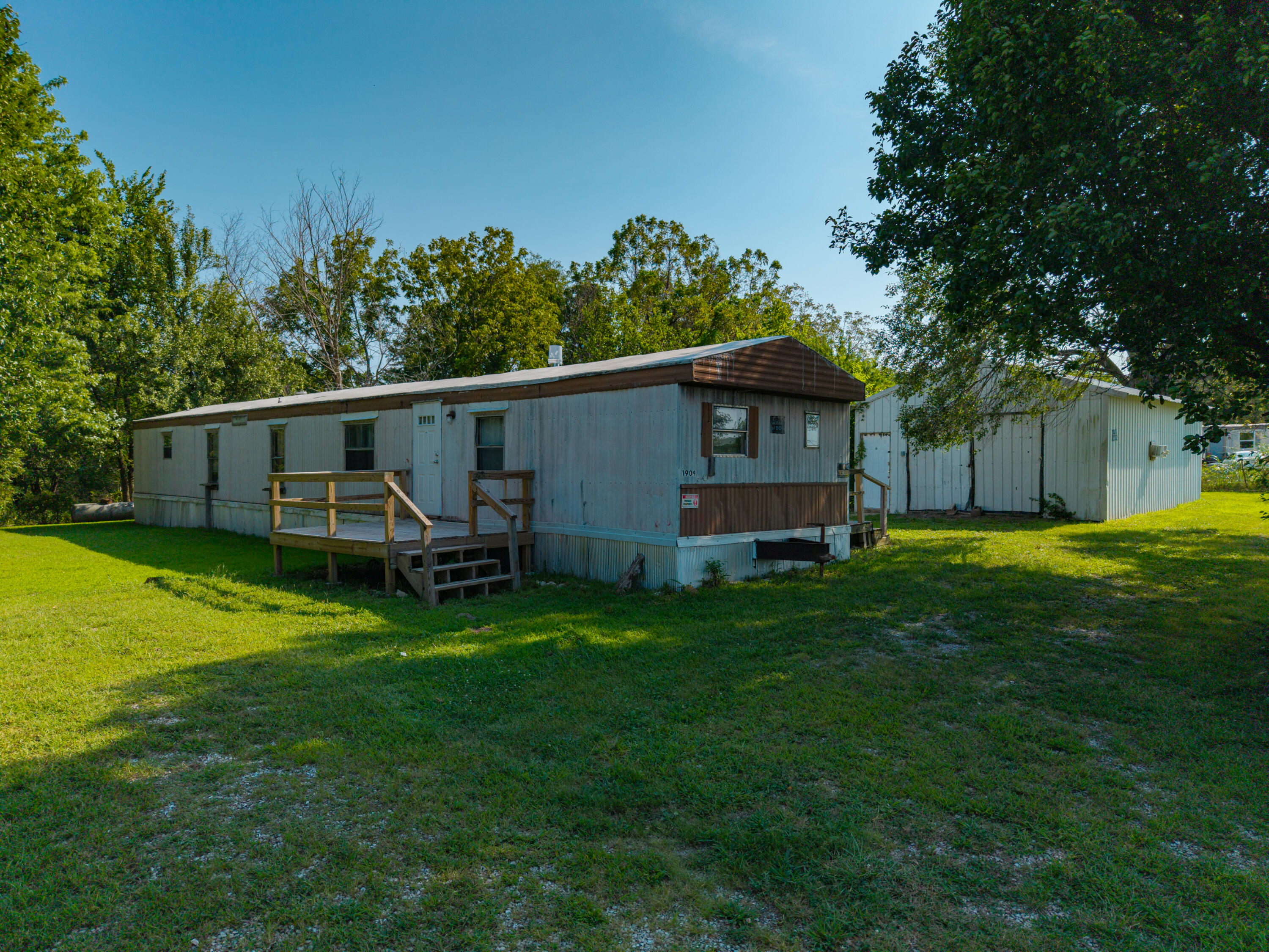 Photo 2 - Residential for sale – 1909 E 505th Road  Halfway, MO