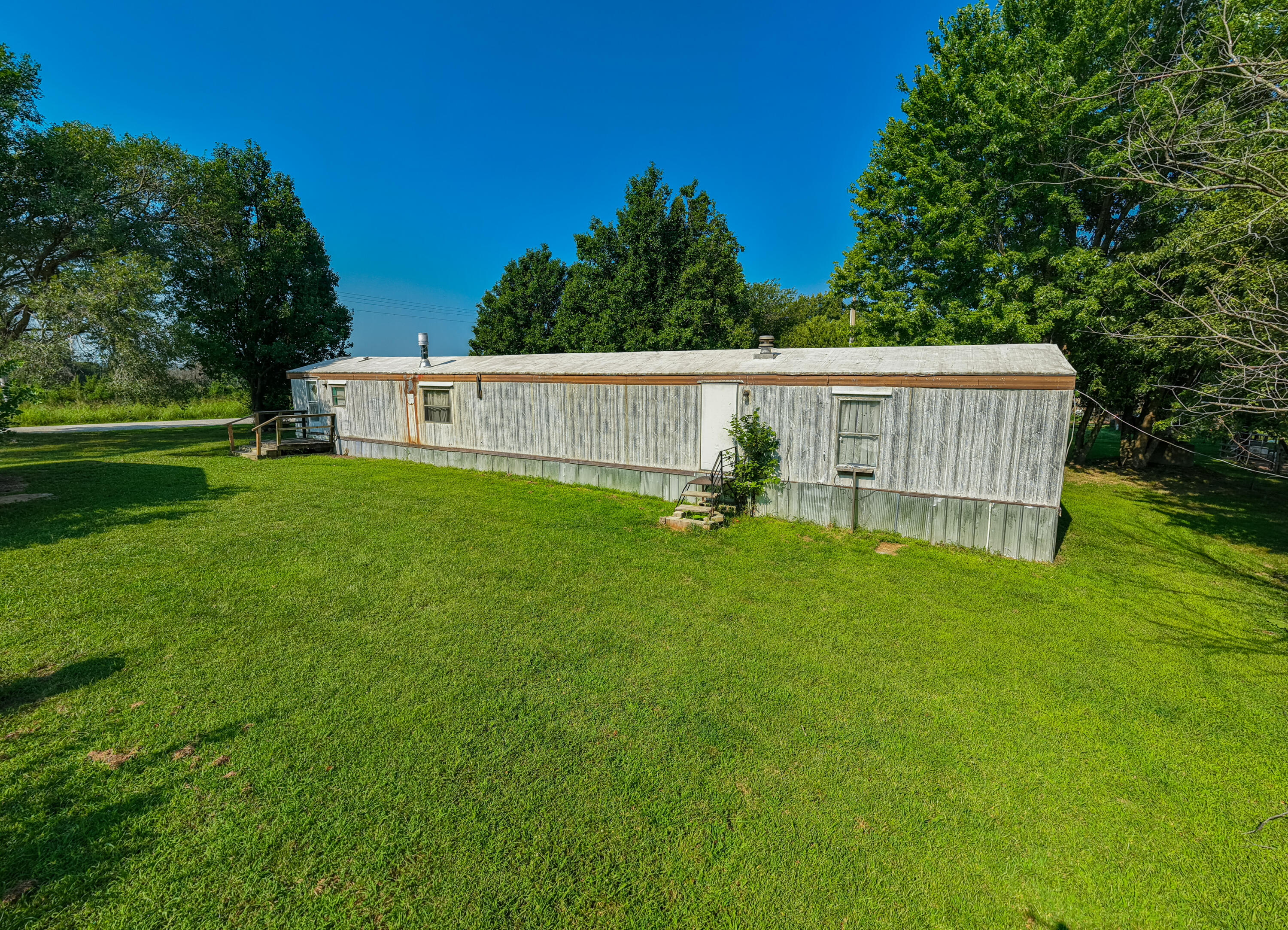 Photo 6 - Residential for sale – 1909 E 505th Road  Halfway, MO