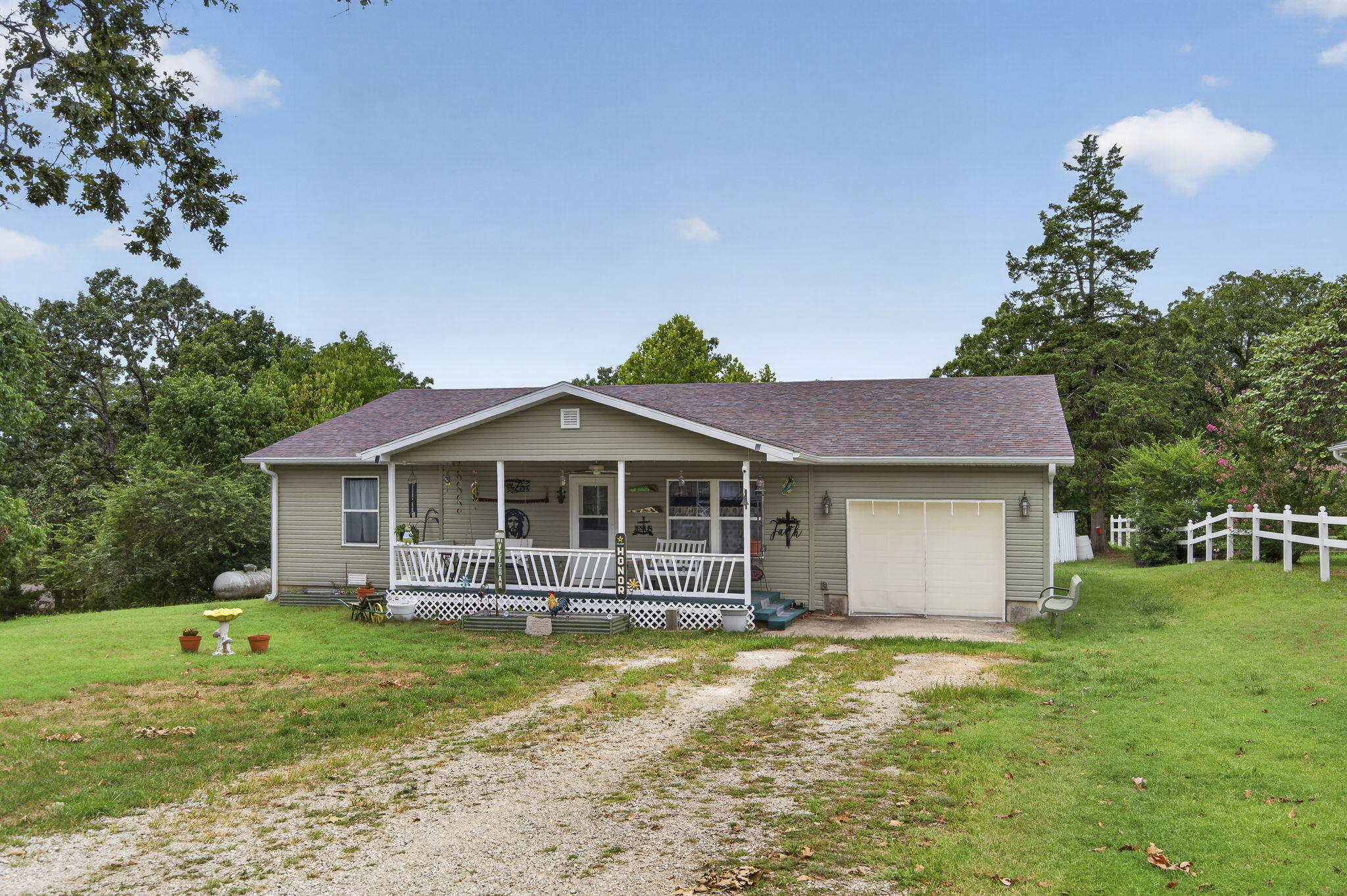 Photo 2 - Residential for sale – 280  Auburn Road  Branson, MO
