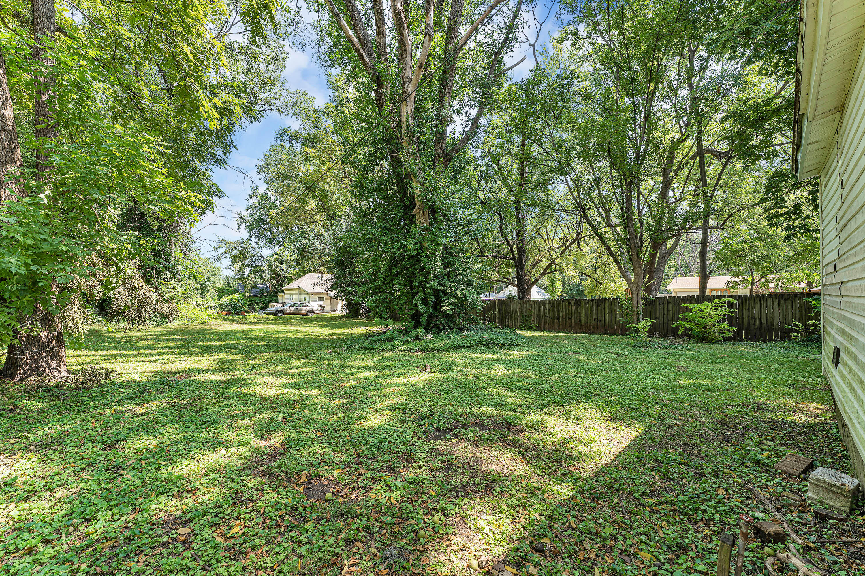 Photo 14 - Residential for sale – 827 E Garfield Street  Springfield, MO