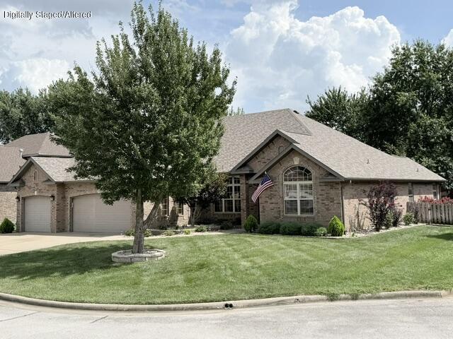 Residential for sale – 1008 W Glacier Court Nixa, MO