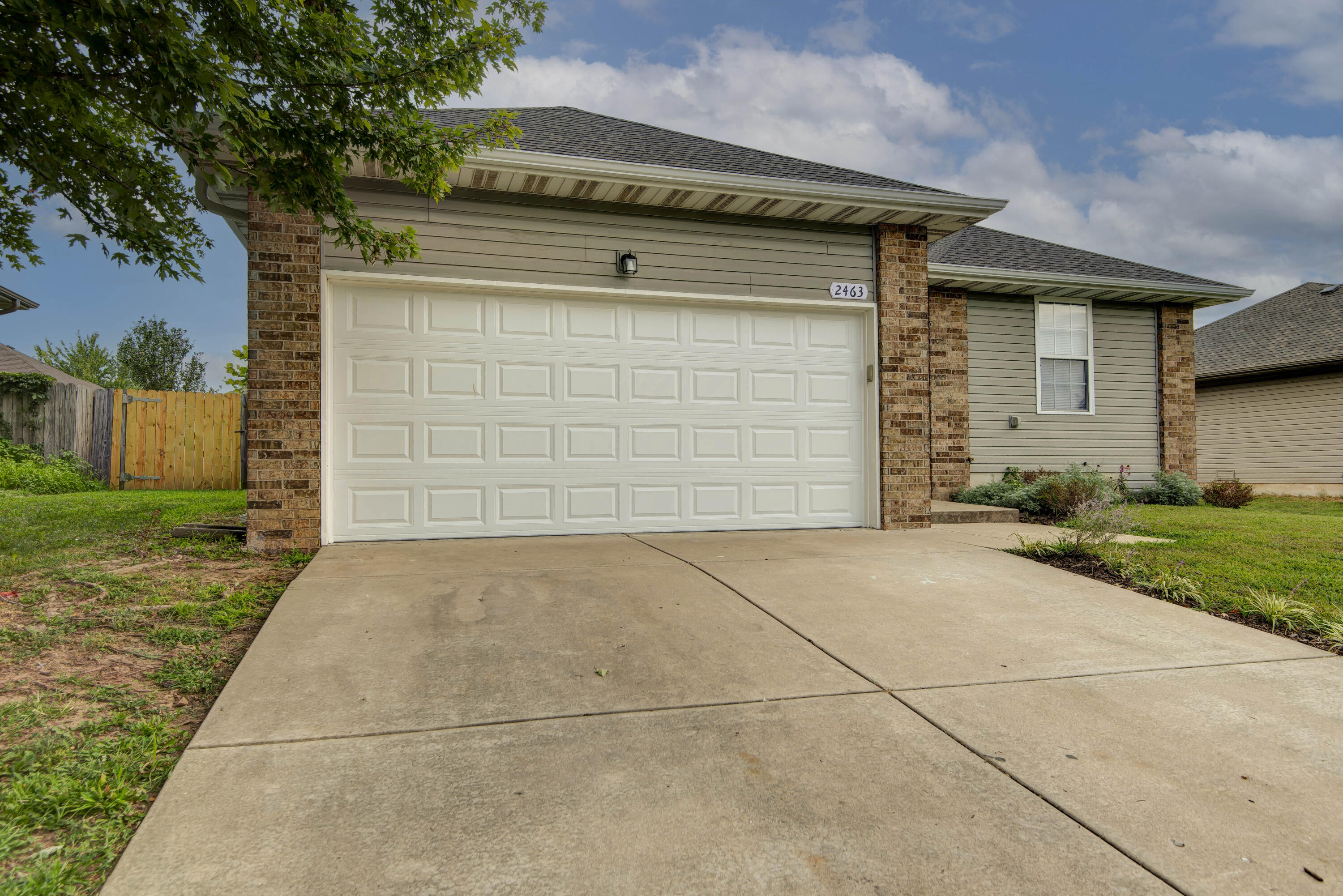 Photo 2 - Residential for sale – 2463 W Cedar Creek Drive  Springfield, MO