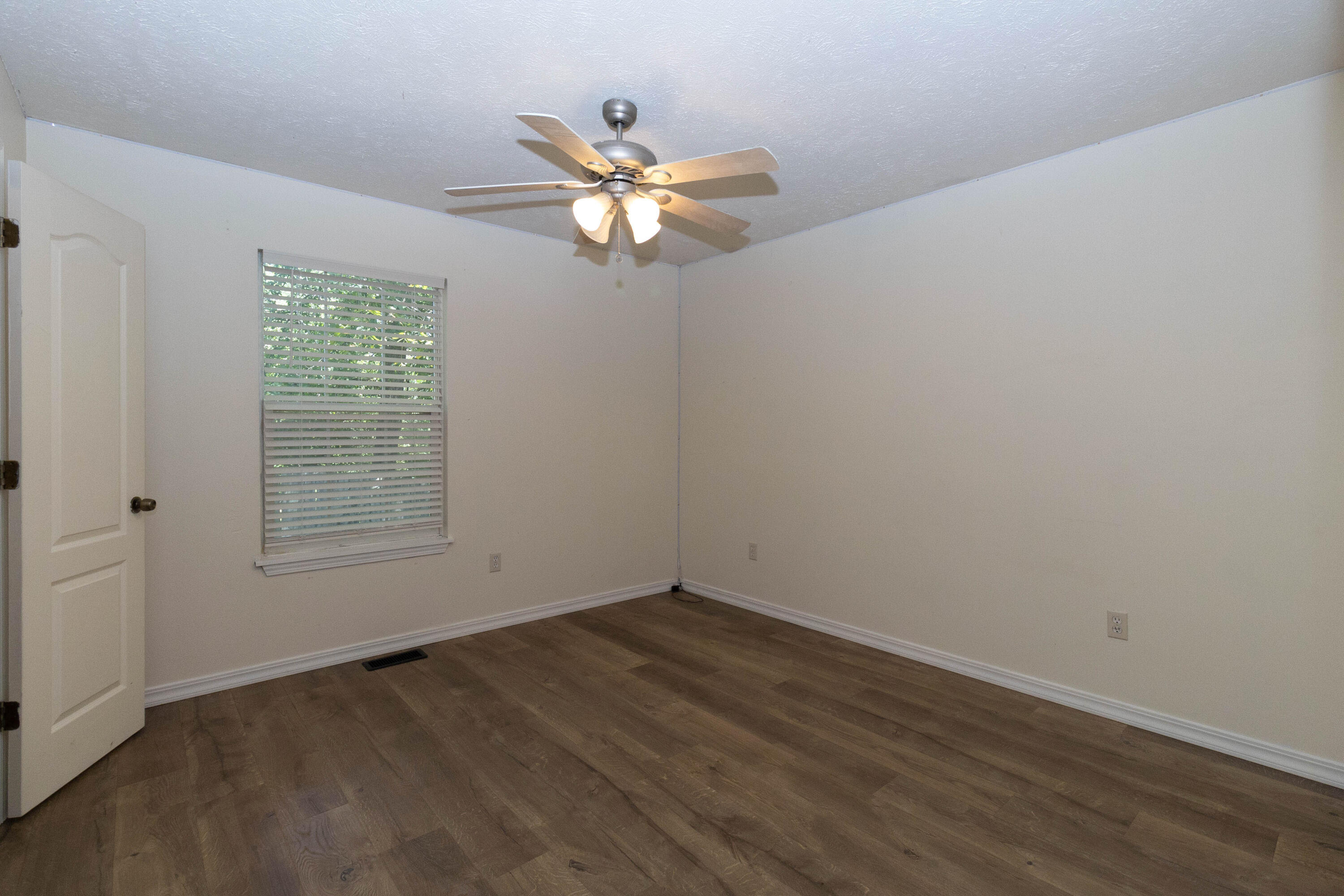 Photo 22 - Residential for sale – 107 W Twin Oak Drive  Nixa, MO