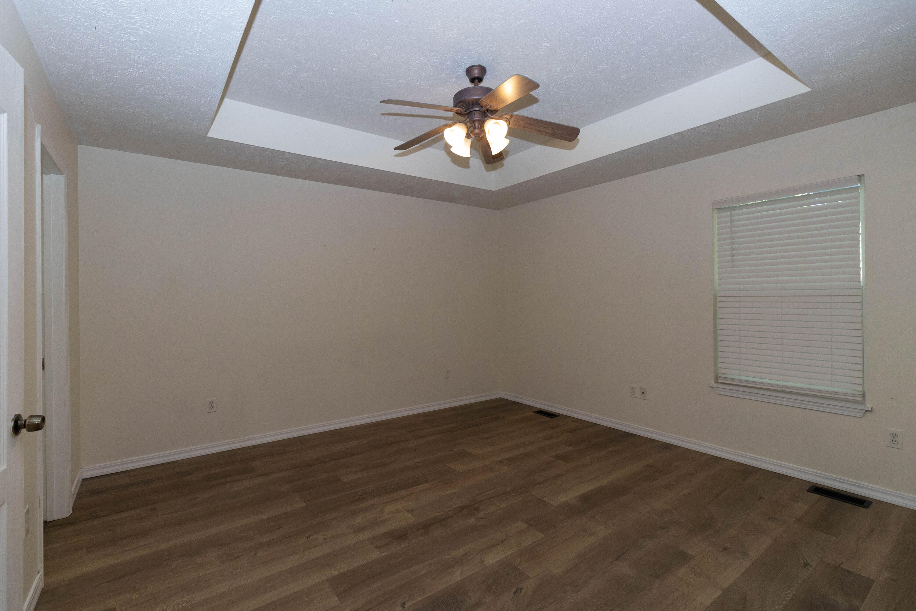 Photo 15 - Residential for sale – 107 W Twin Oak Drive  Nixa, MO