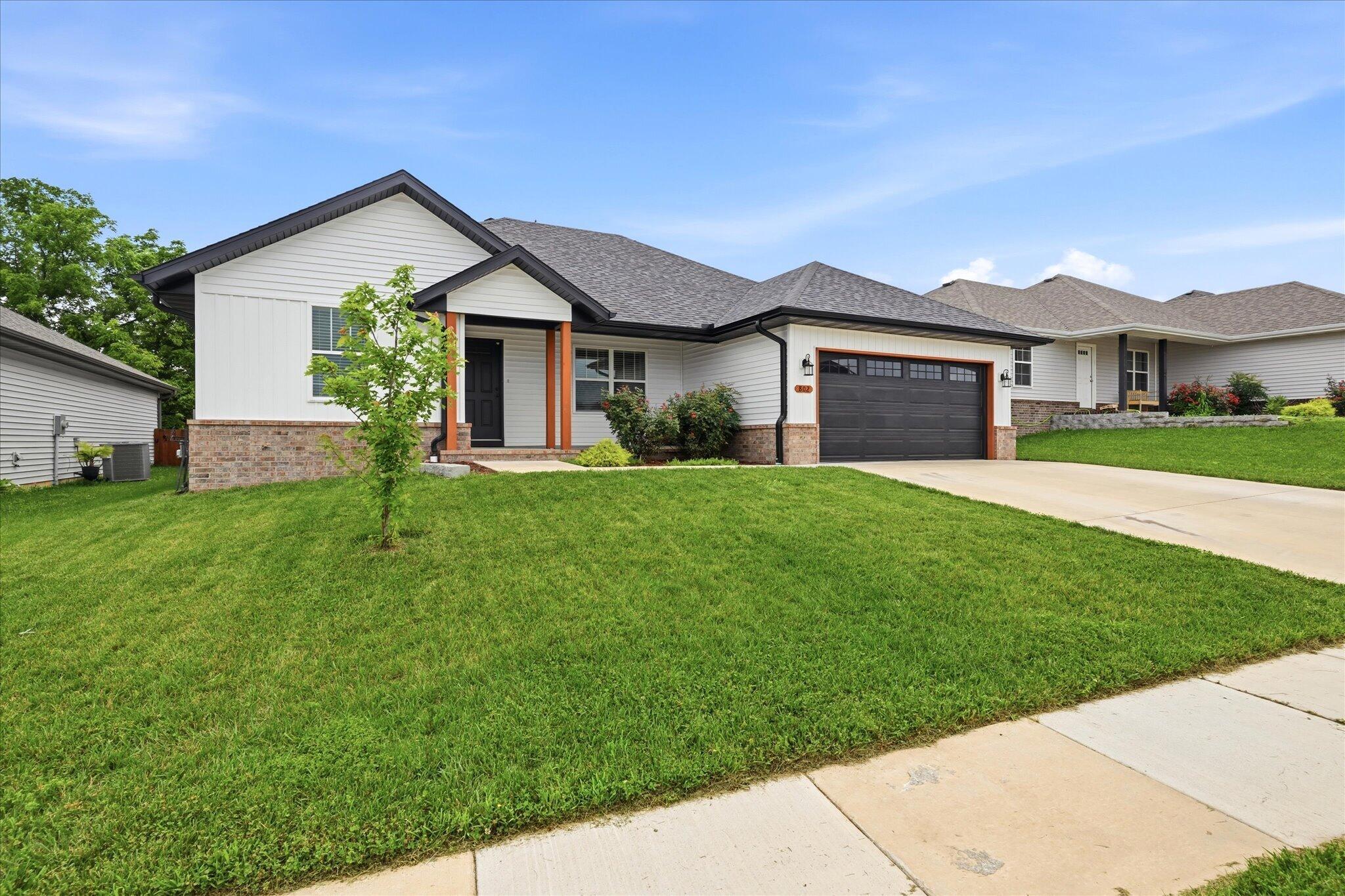Photo 4 - Residential for sale – 802 S Wheaton Hills Drive  Nixa, MO