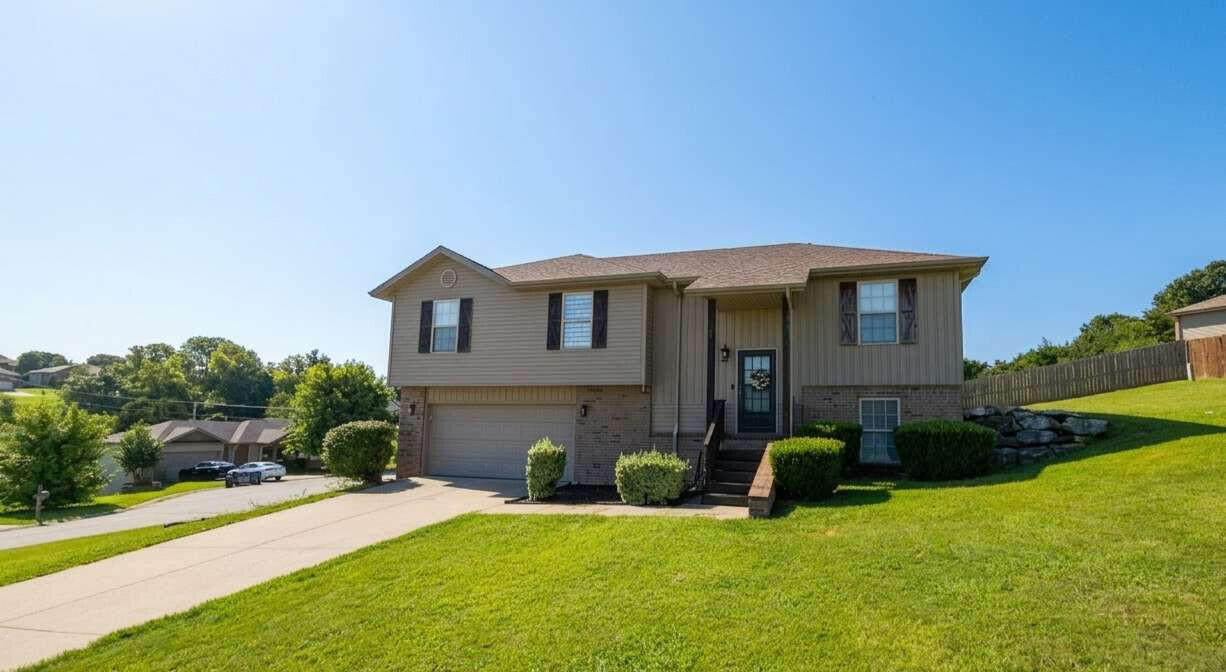 Photo 2 - Residential for sale – 1401 S 13th Street  Ozark, MO
