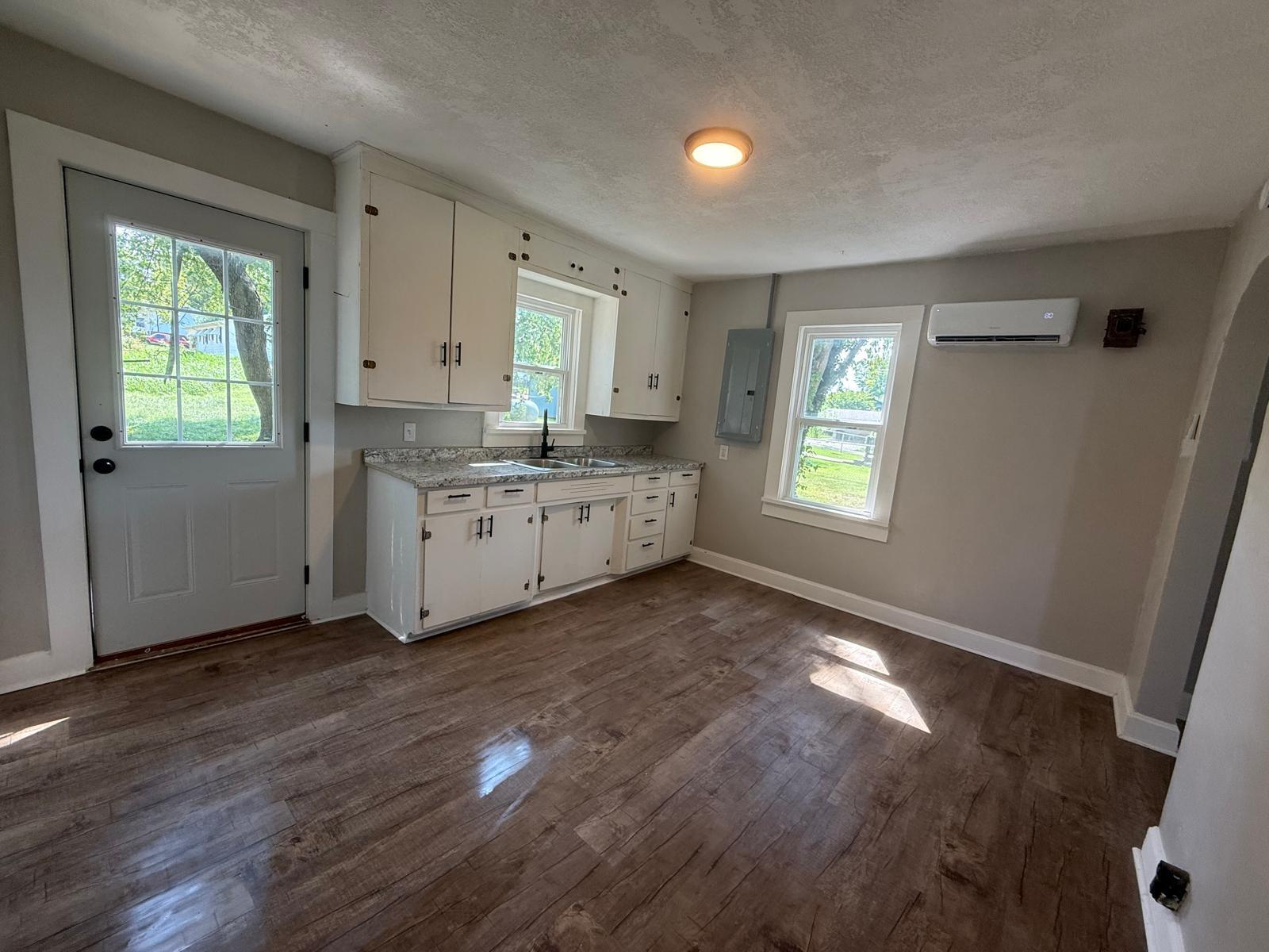 Photo 5 - Residential for sale – 502 E Locust Street  Stockton, MO