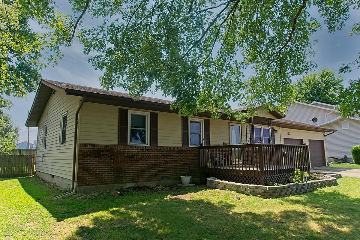 Photo 2 - Residential for sale – 103 E Willow Street  Mansfield, MO
