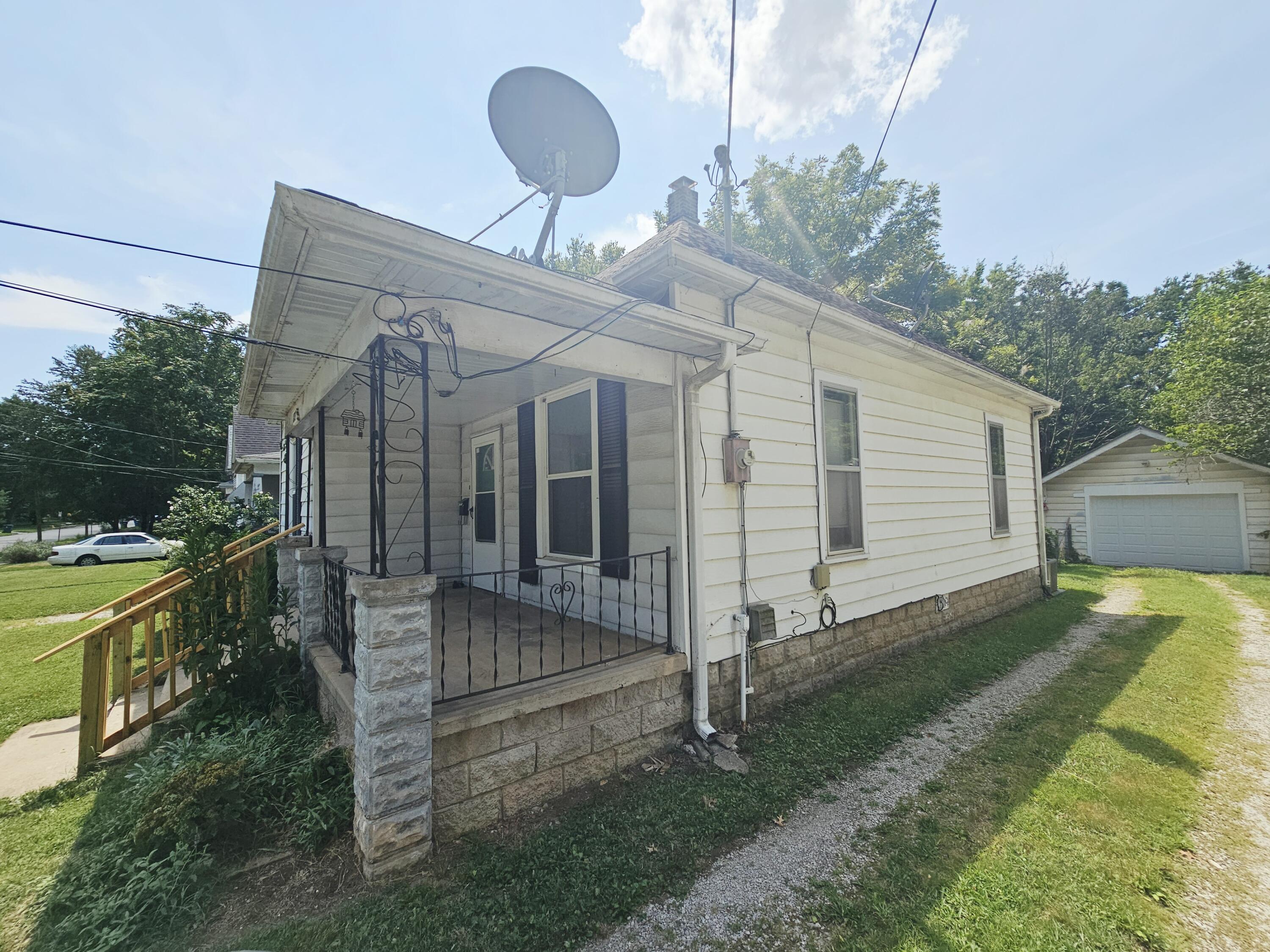 Photo 3 - Residential for sale – 827 S Missouri Avenue  Springfield, MO