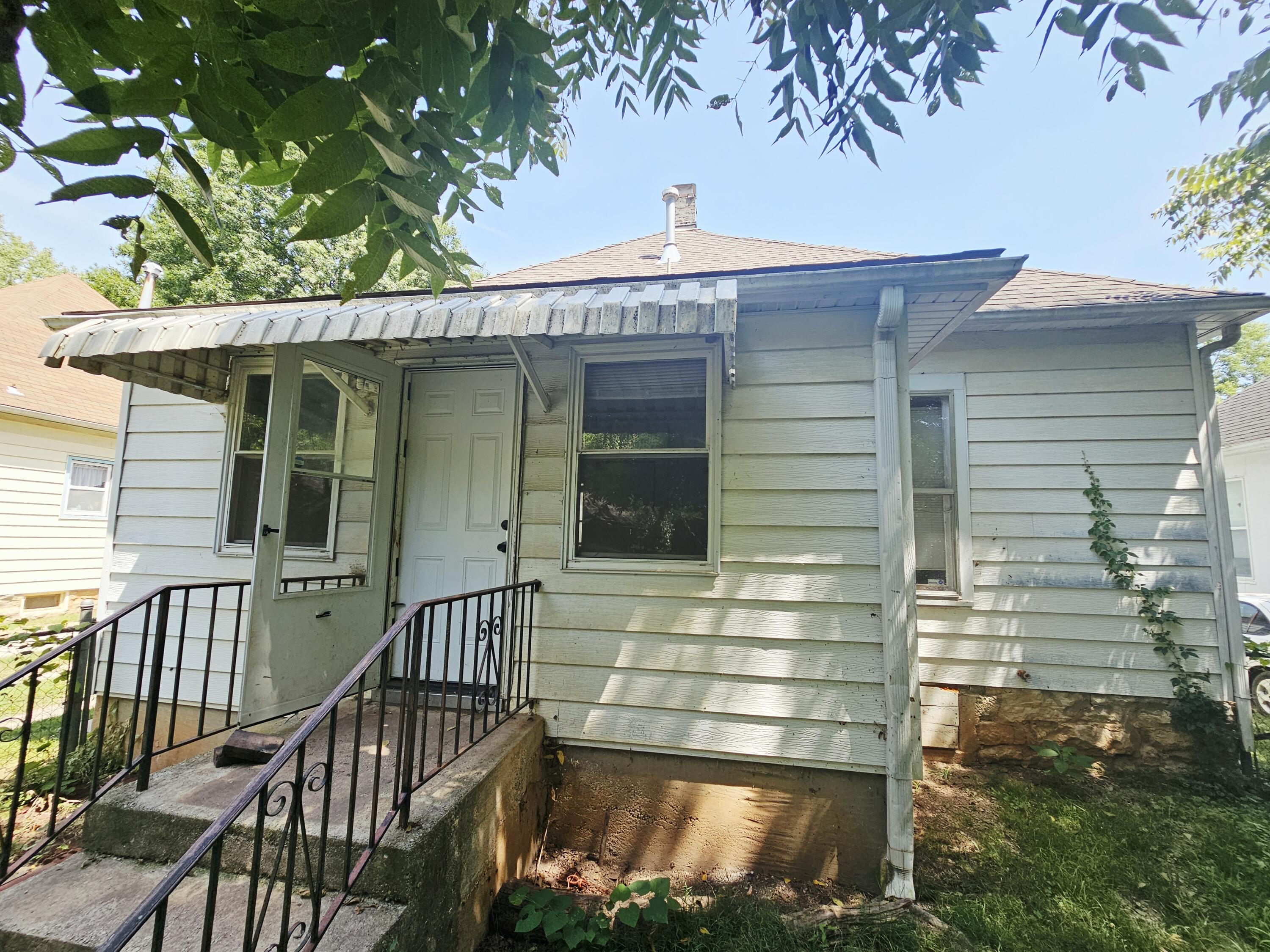 Photo 15 - Residential for sale – 827 S Missouri Avenue  Springfield, MO