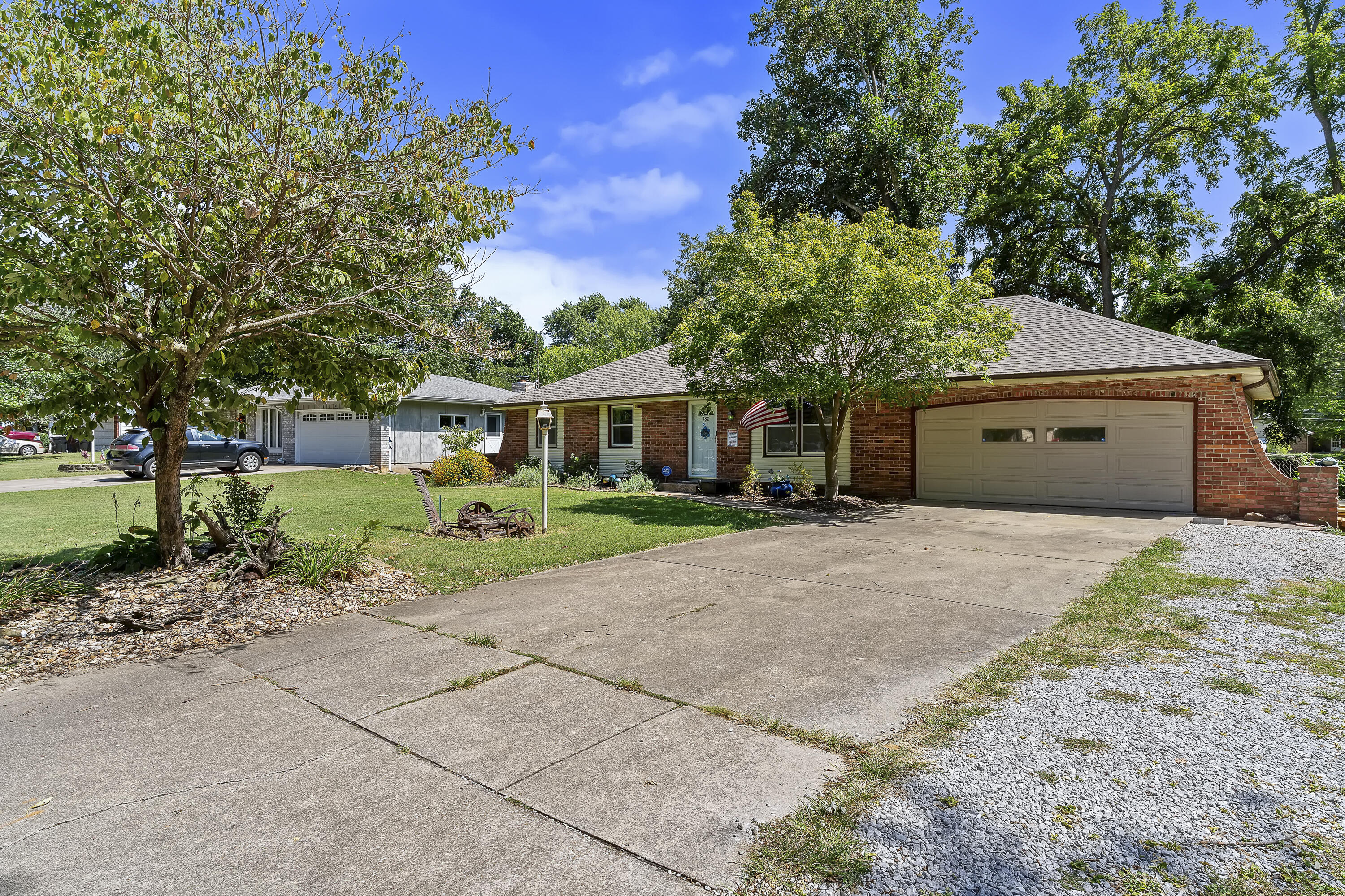 Photo 4 - Residential for sale – 782 W Deerfield Street  Springfield, MO