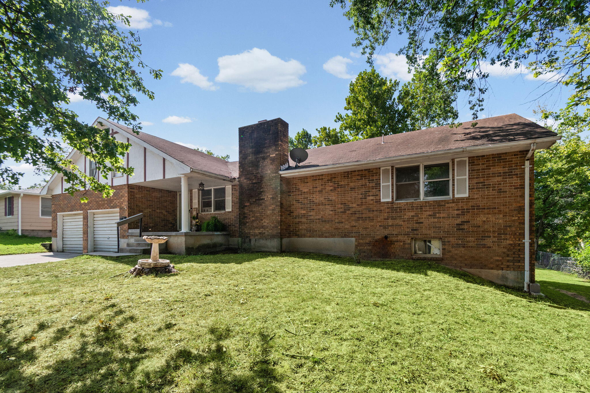 Photo 2 - Residential for sale – 116 W Marshall Street  El Dorado Springs, MO