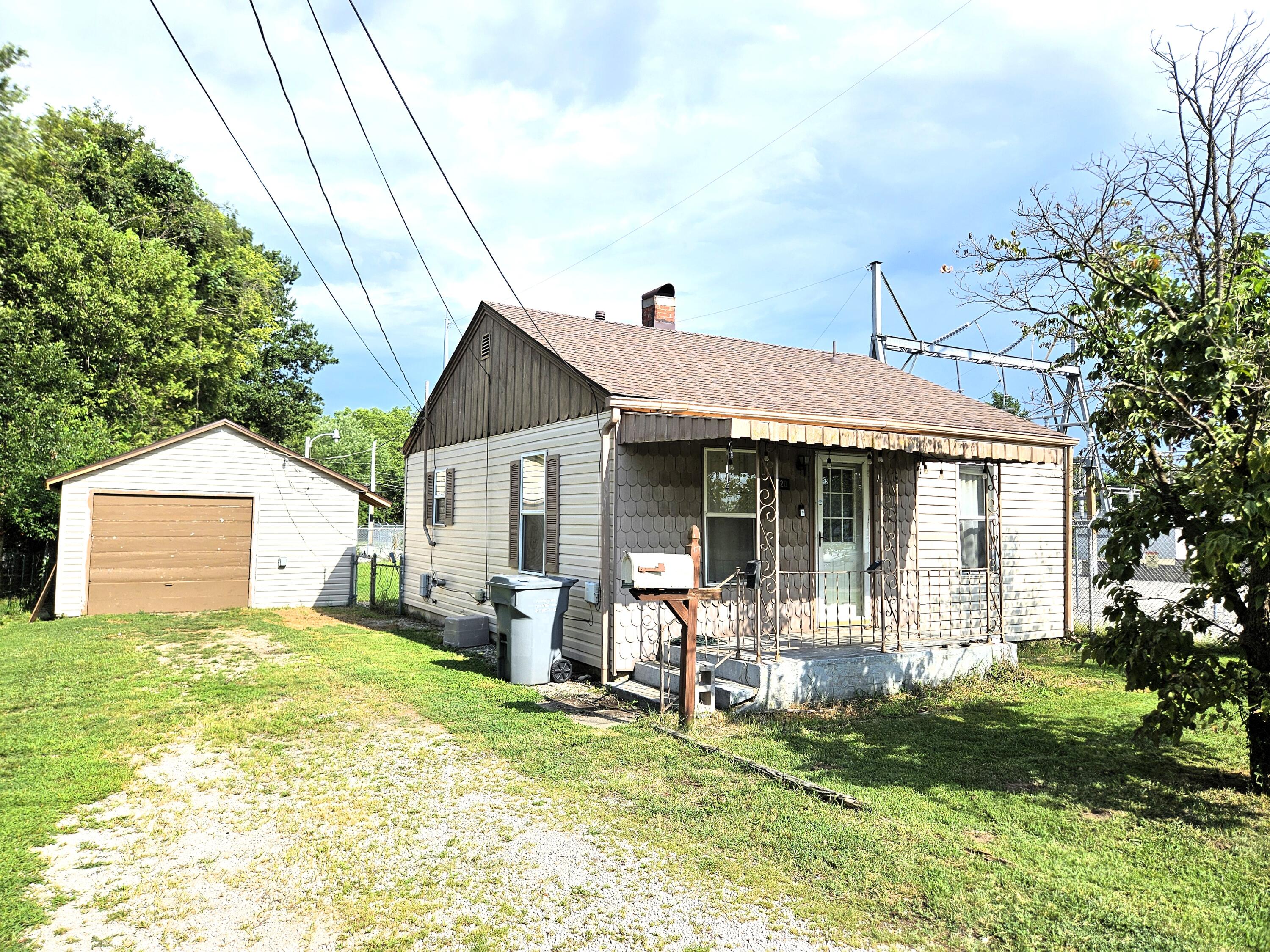 Photo 3 - Residential for sale – 1020 N West Avenue  Springfield, MO