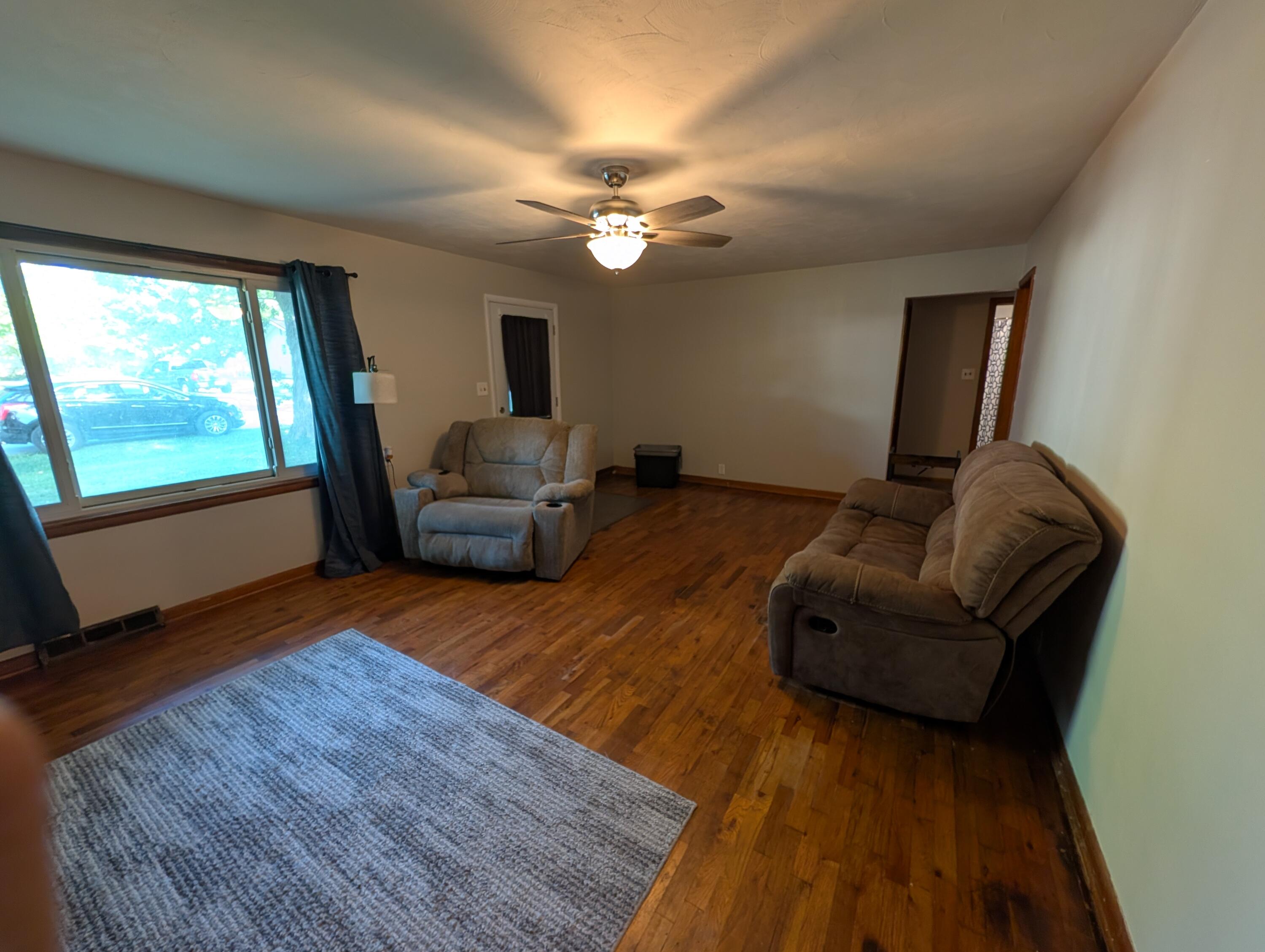 Photo 8 - Residential for sale – 121 N Charles Street  Seymour, MO
