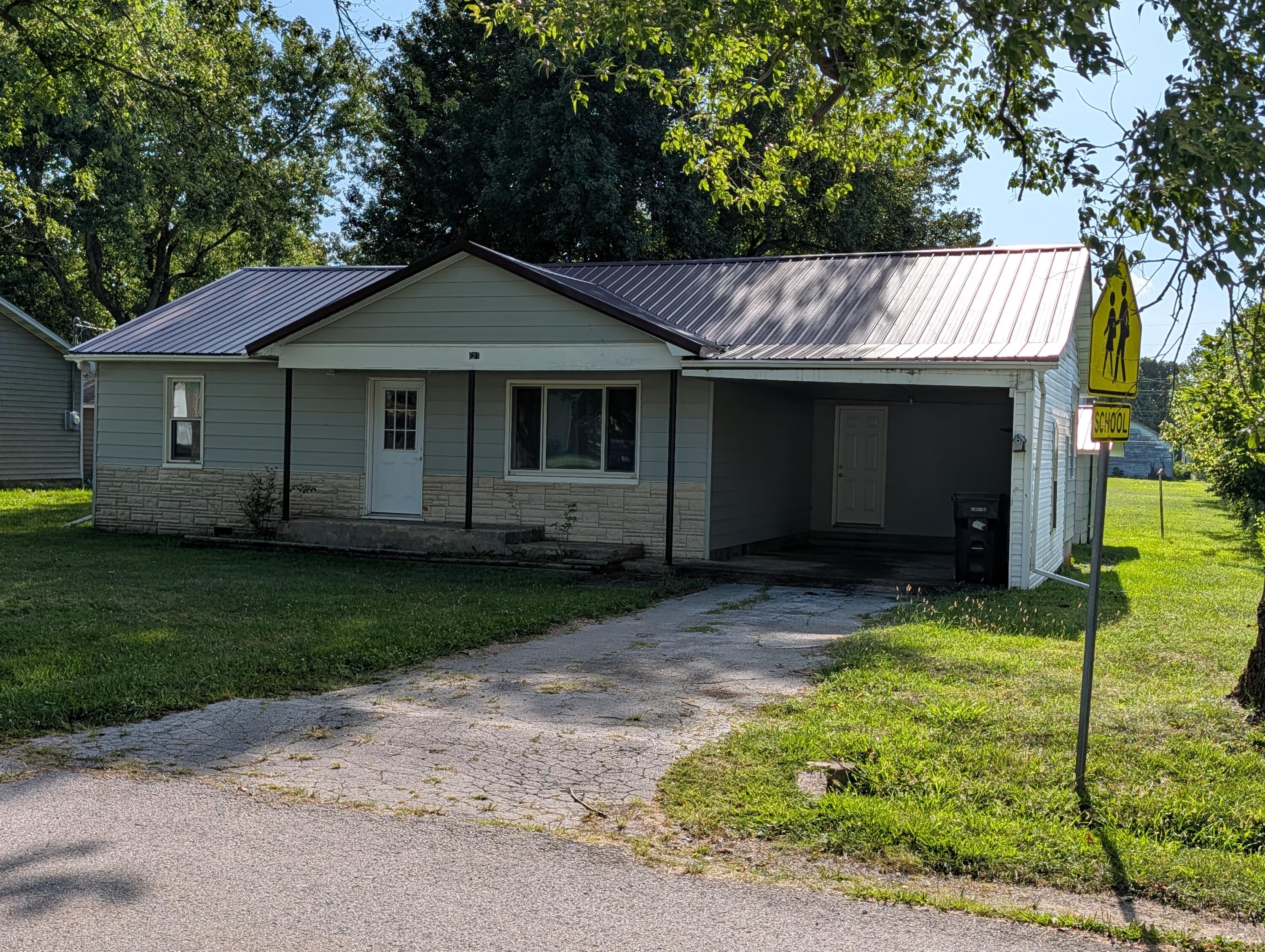 Photo 2 - Residential for sale – 121 N Charles Street  Seymour, MO