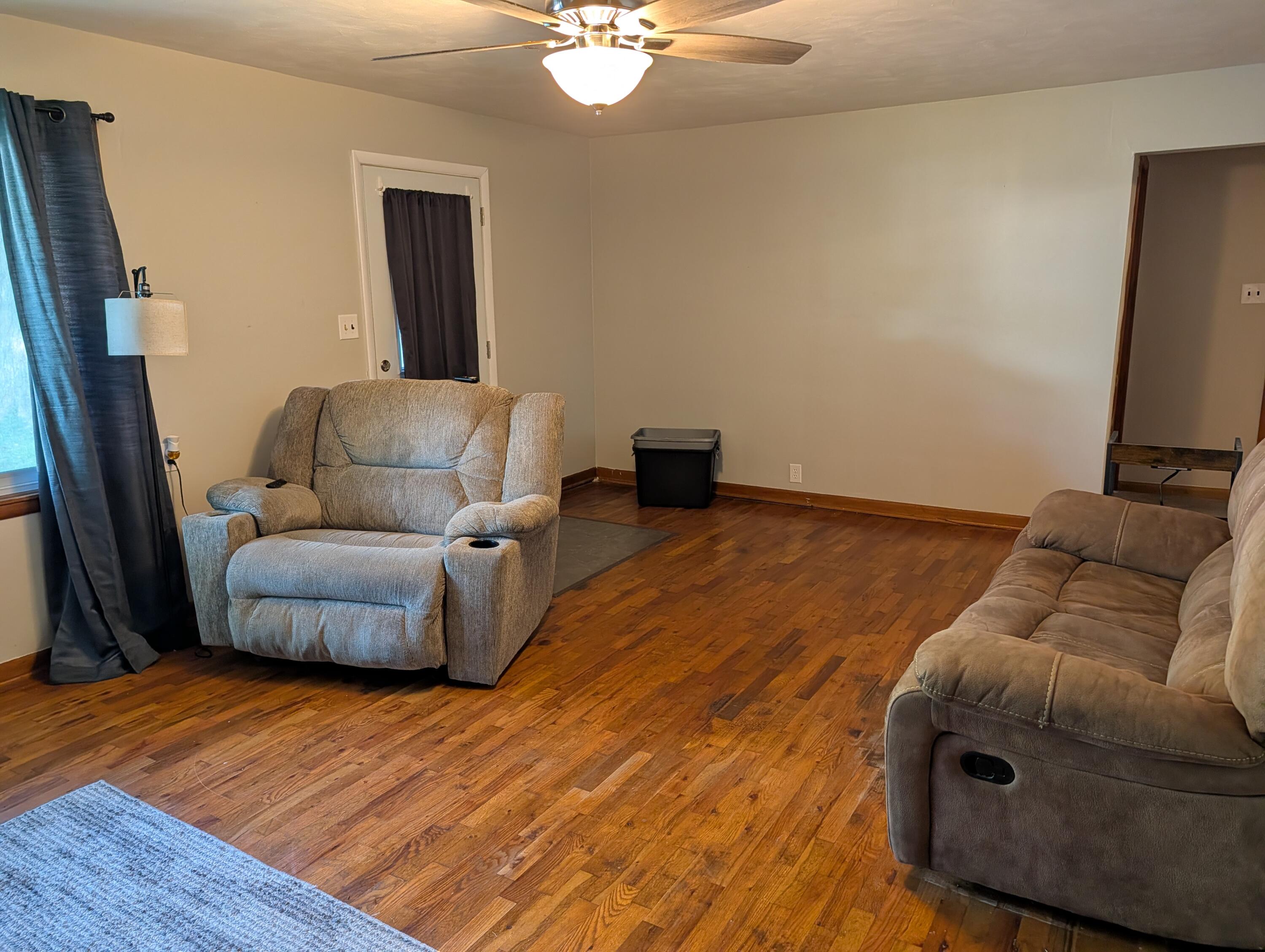 Photo 9 - Residential for sale – 121 N Charles Street  Seymour, MO