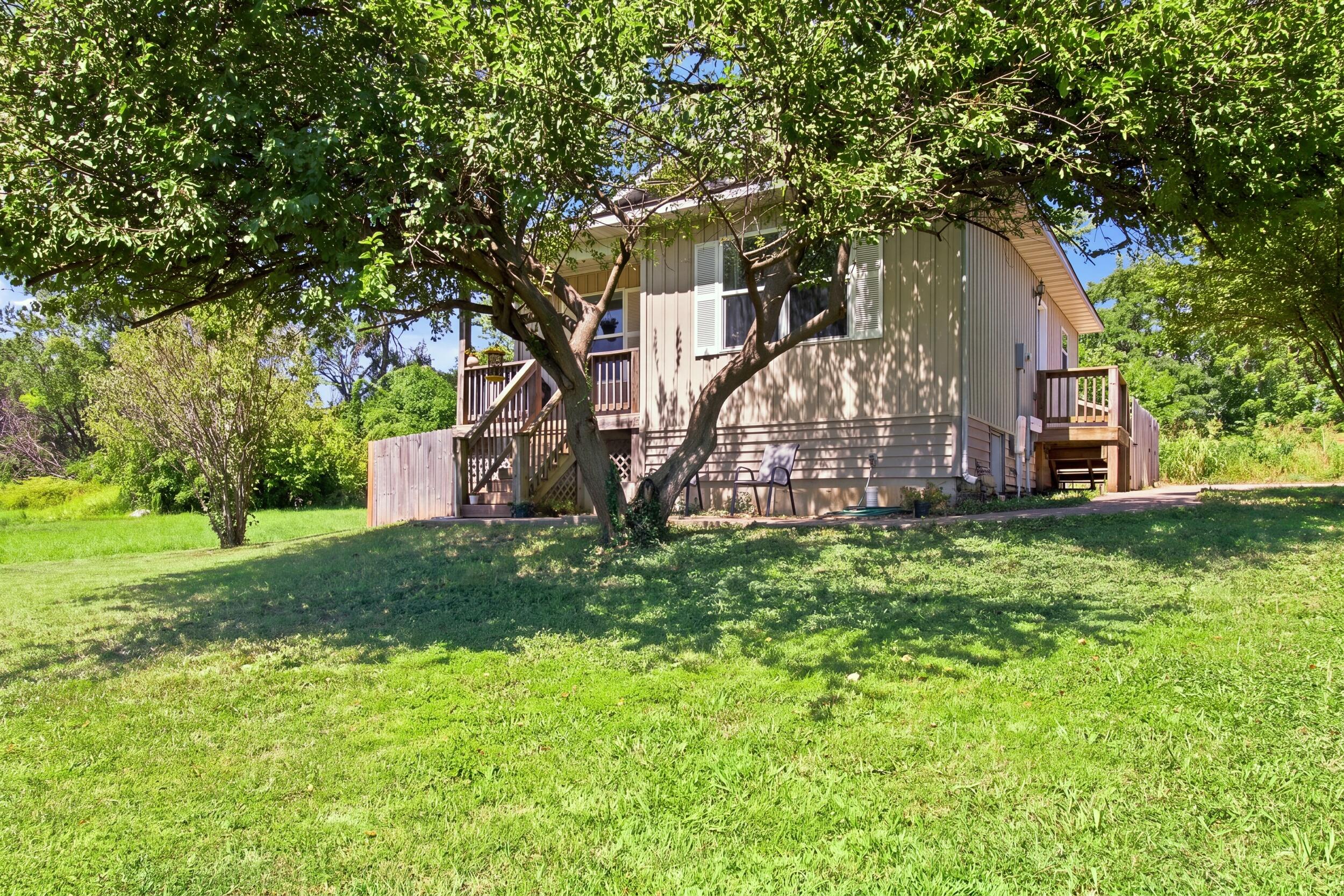 Residential for sale – 2217 W Hope Road  Springfield, MO