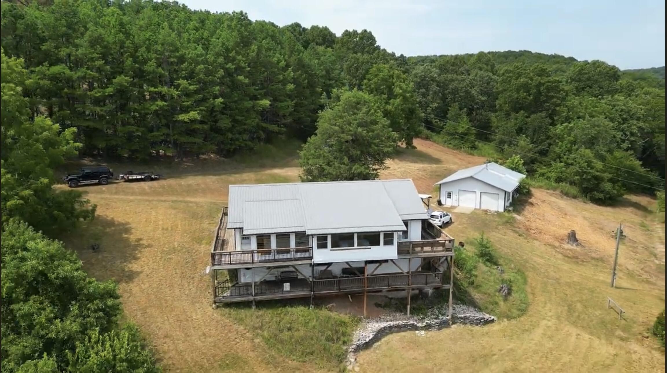 Photo 3 - Residential for sale – 795  Anthony Road  Pineville, MO