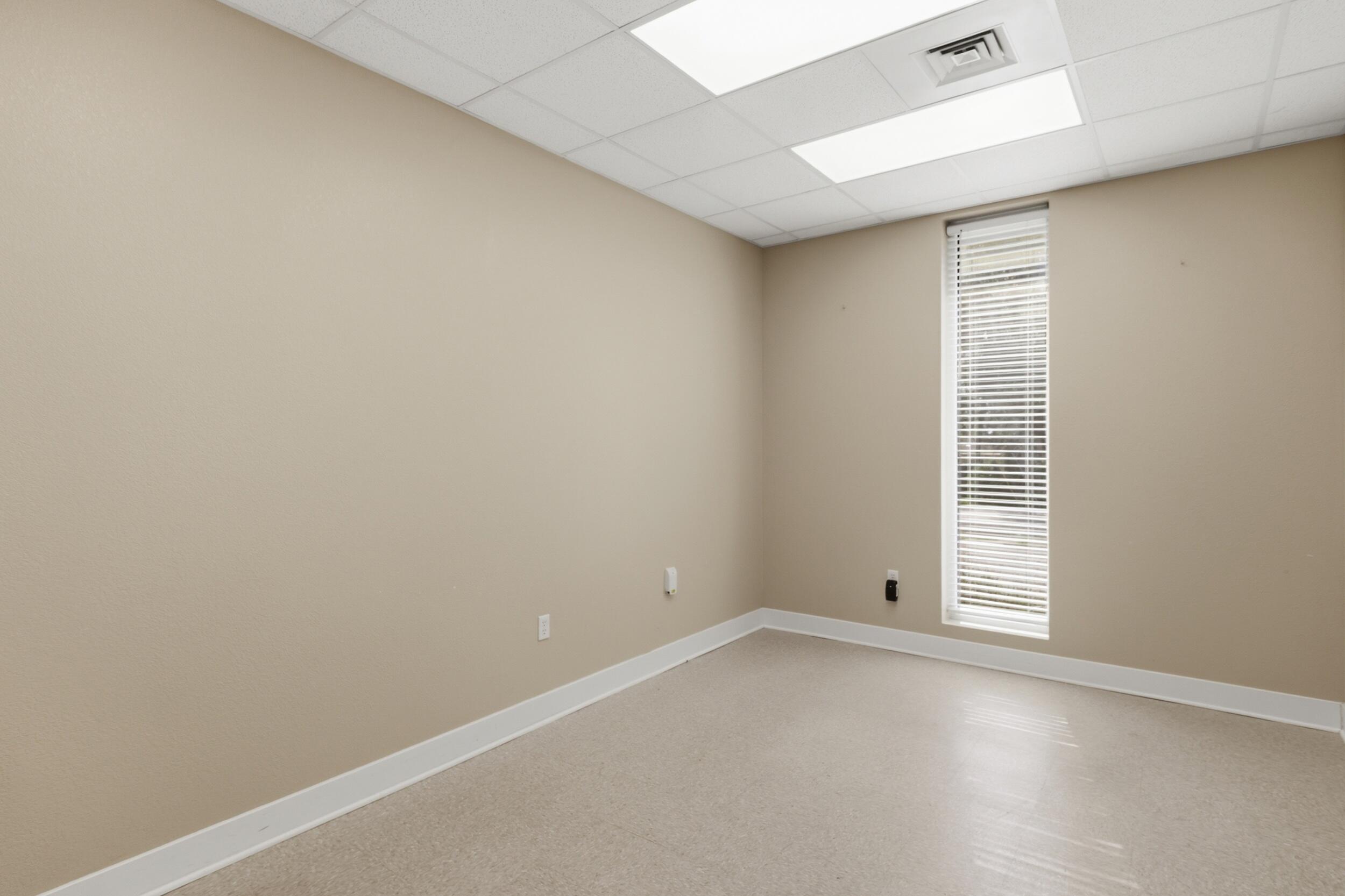Photo 21 - Commercial Sale for sale – 304 S Pine Street  Buffalo, MO
