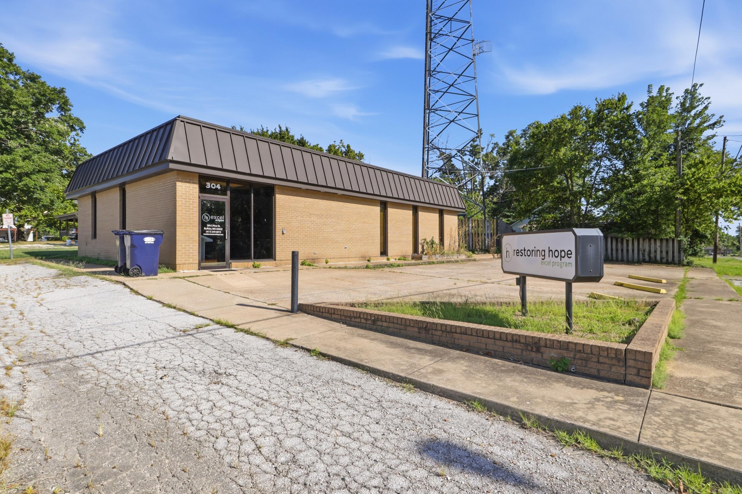 Commercial Sale for sale – 304 S Pine Street  Buffalo, MO