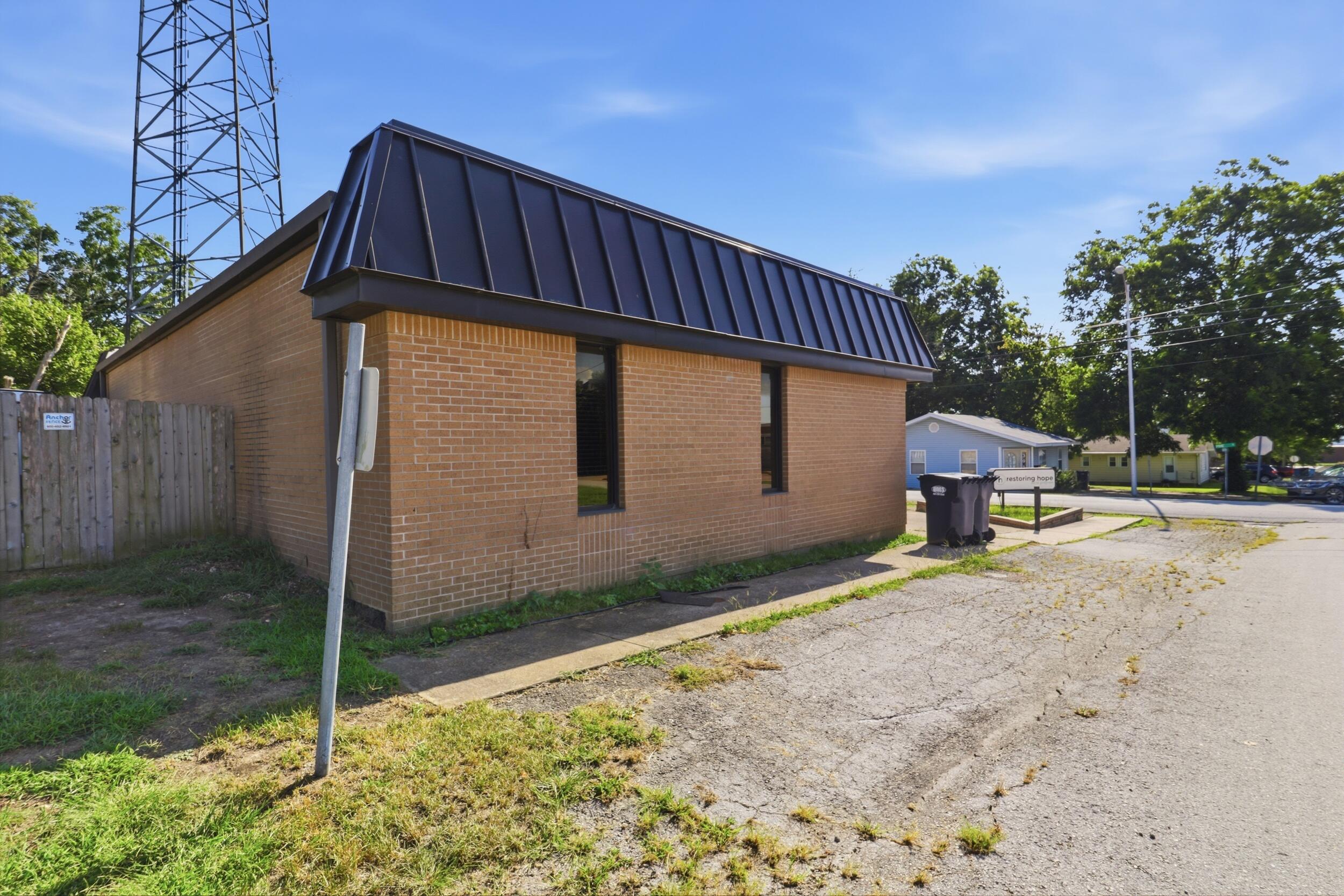 Photo 4 - Commercial Sale for sale – 304 S Pine Street  Buffalo, MO