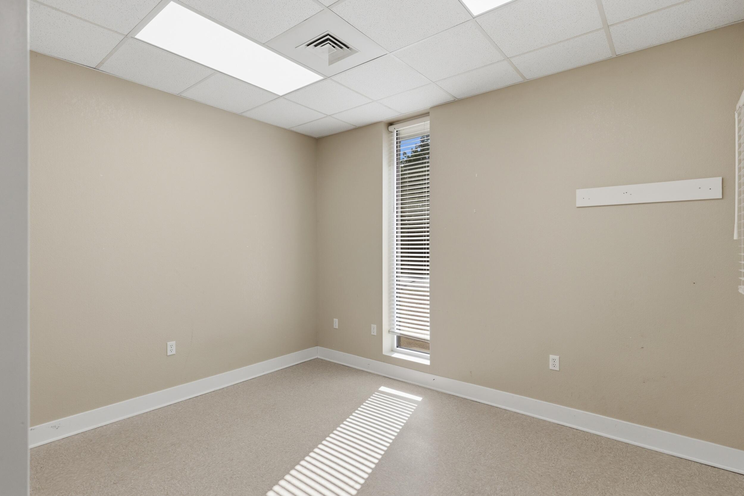 Photo 13 - Commercial Sale for sale – 304 S Pine Street  Buffalo, MO