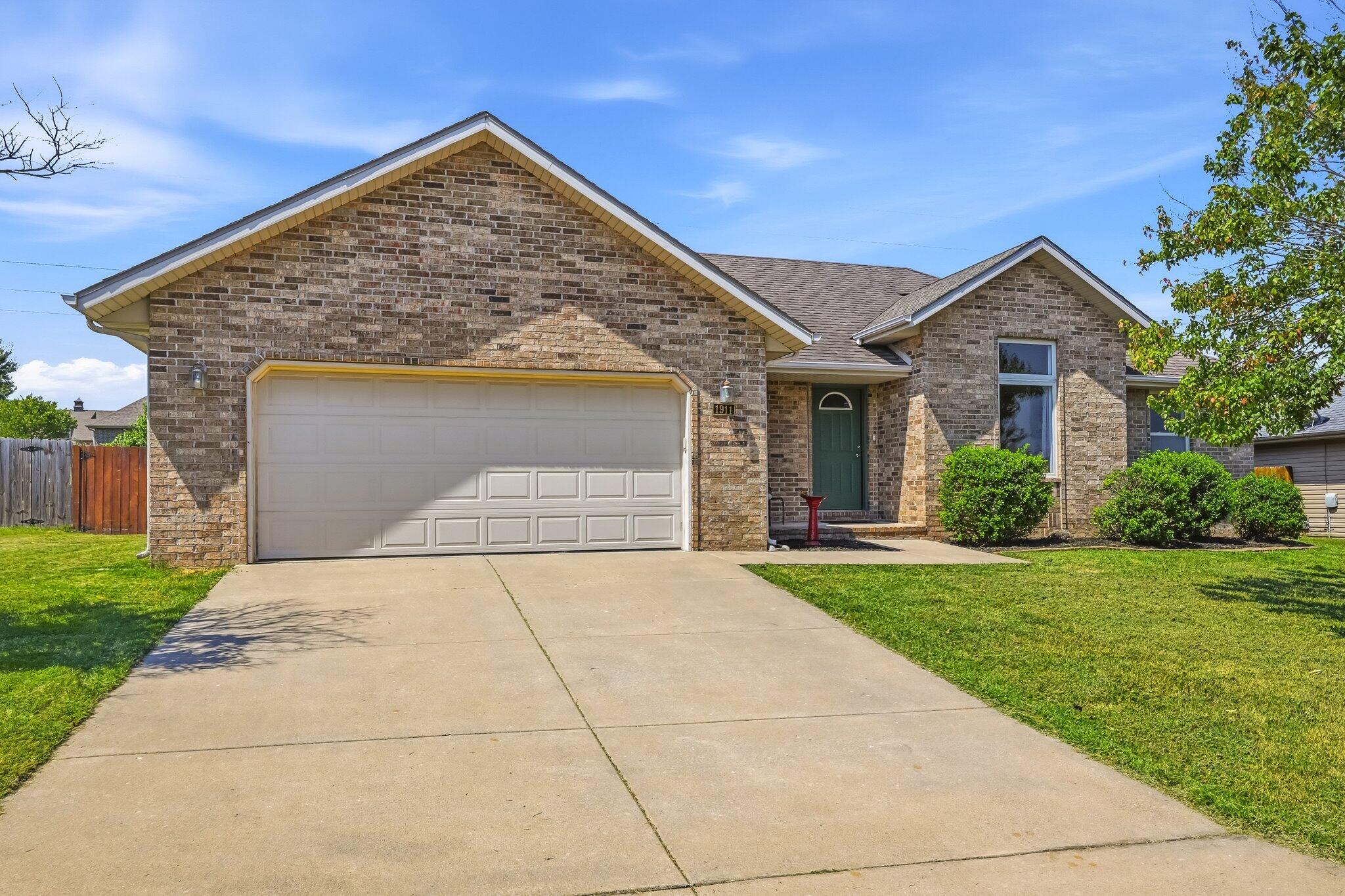 Photo 3 - Residential for sale – 1911  Holly Springs Avenue  Nixa, MO