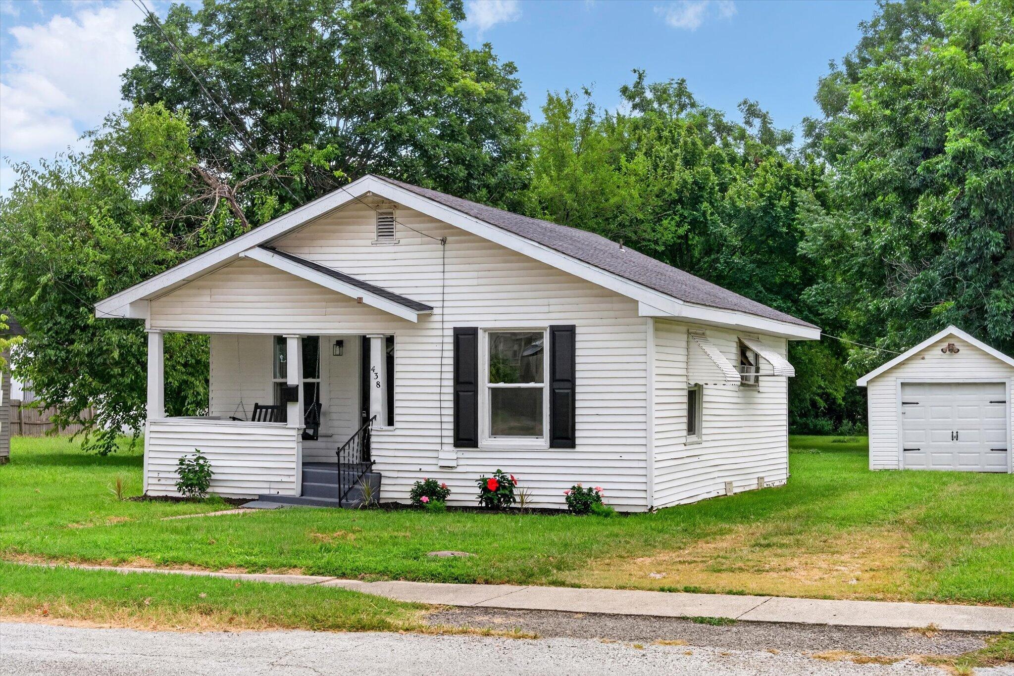 Photo 3 - Residential for sale – 438  Lucas Street  Marshfield, MO