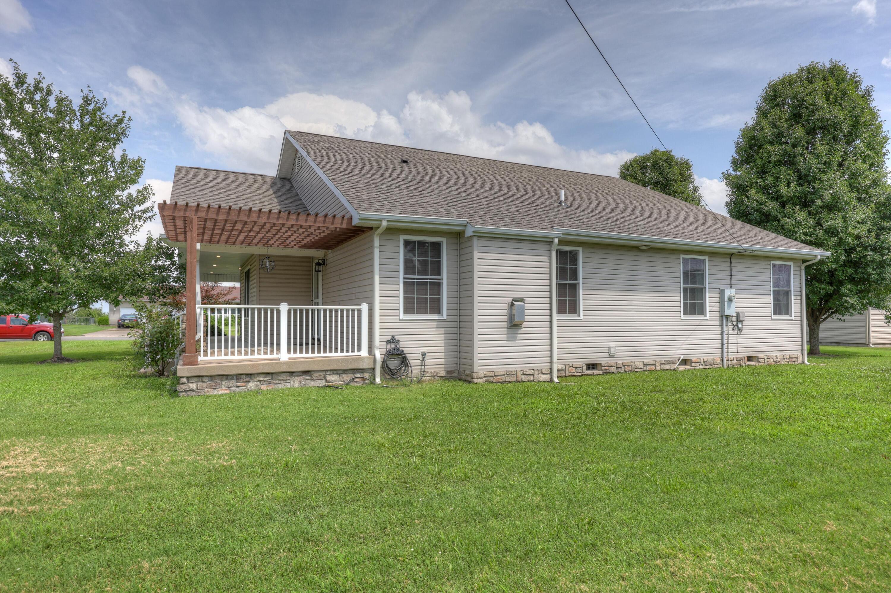 Photo 2 - Residential for sale – 2812 S Monroe Avenue  Joplin, MO