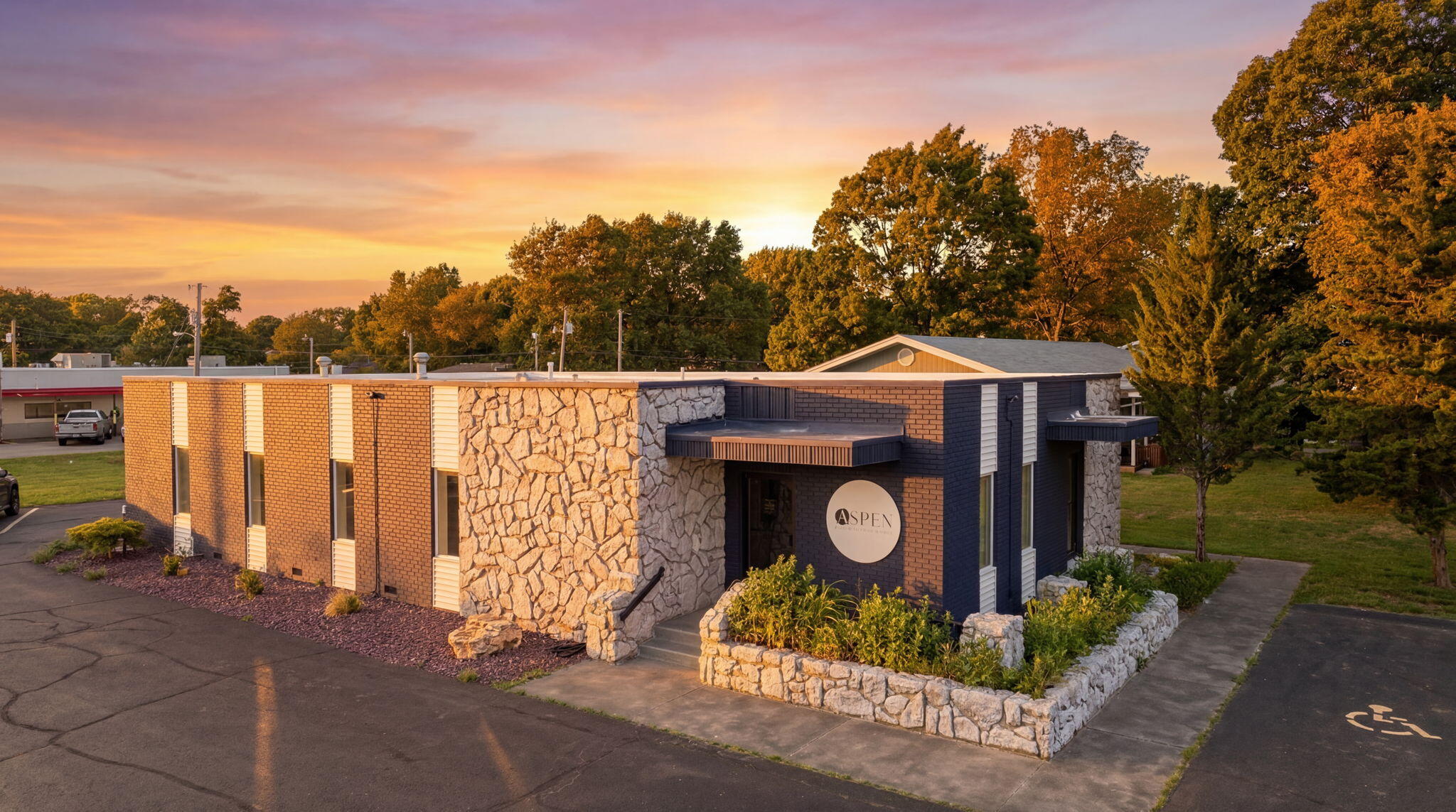 Commercial Sale for sale – 103 N Old Wilderness Road  Nixa, MO