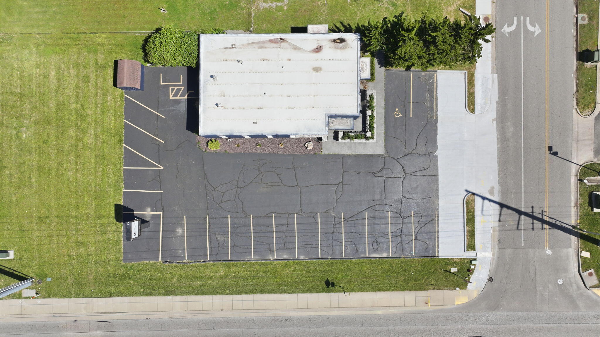 Photo 2 - Commercial Sale for sale – 103 N Old Wilderness Road  Nixa, MO