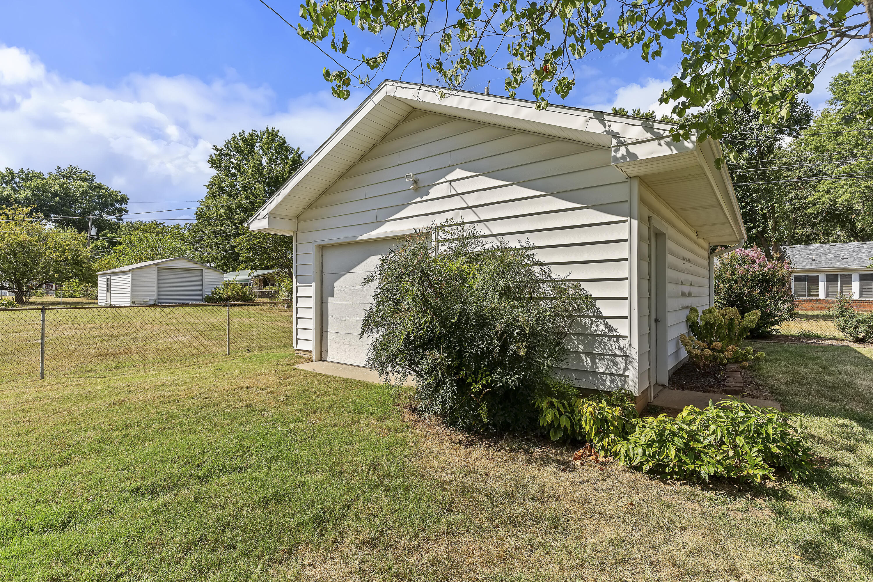 Photo 40 - Residential for sale – 831 W Sylvania Street  Springfield, MO