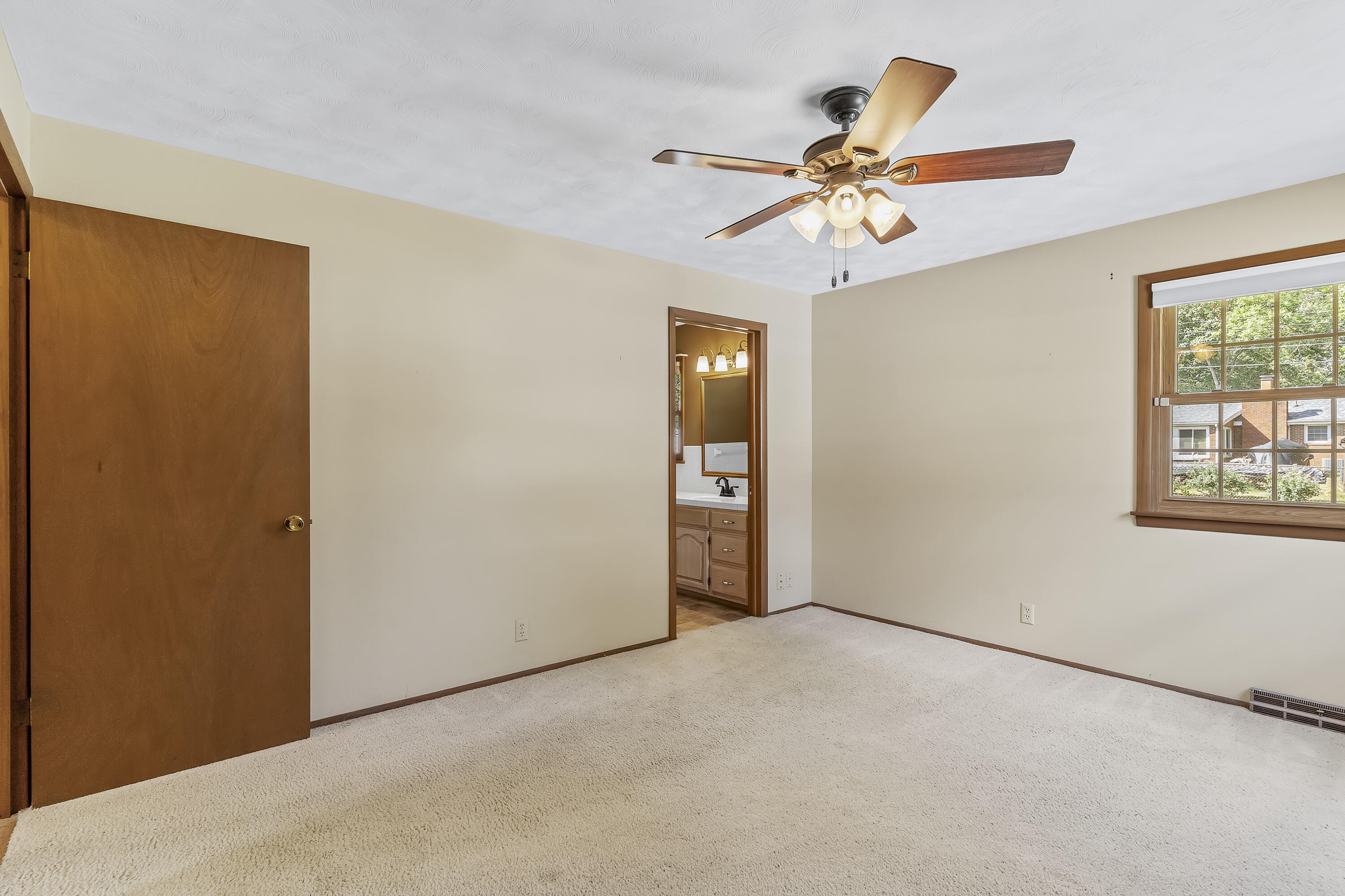 Photo 27 - Residential for sale – 831 W Sylvania Street  Springfield, MO